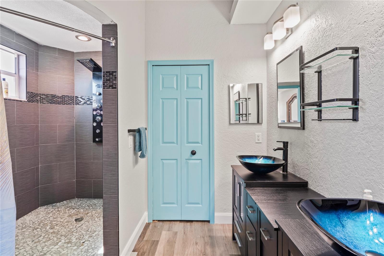 Image 10 of 29 For 7505 Hatteras Drive