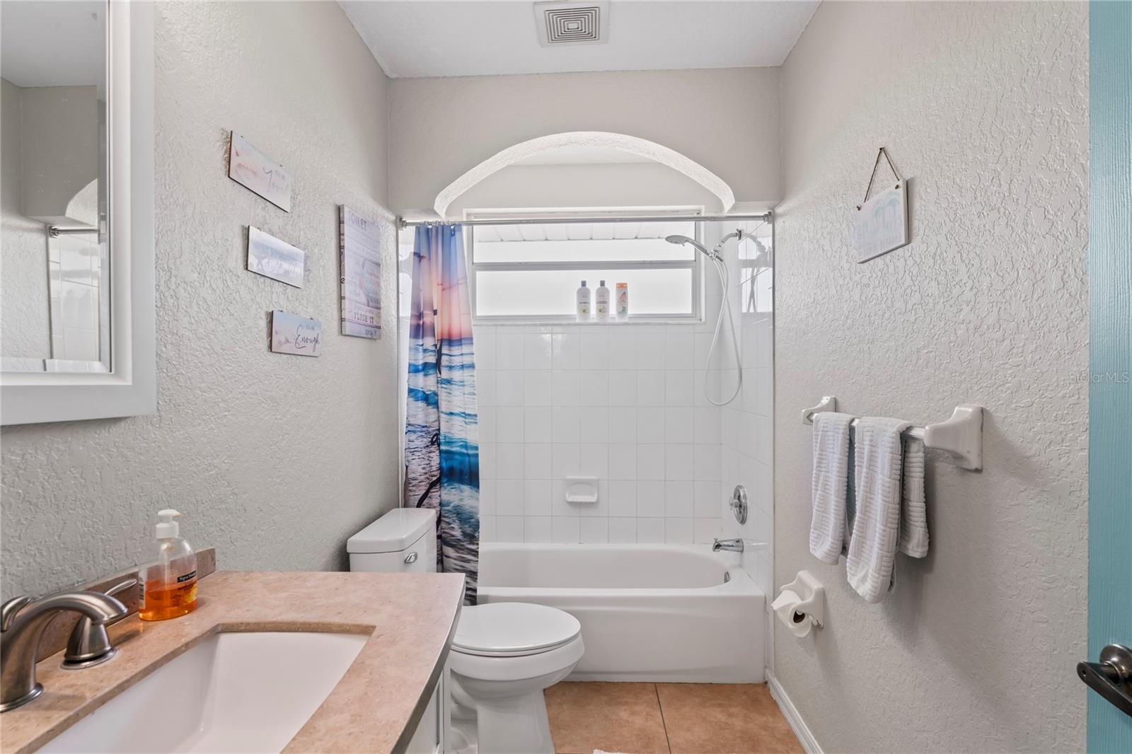 Image 11 of 29 For 7505 Hatteras Drive