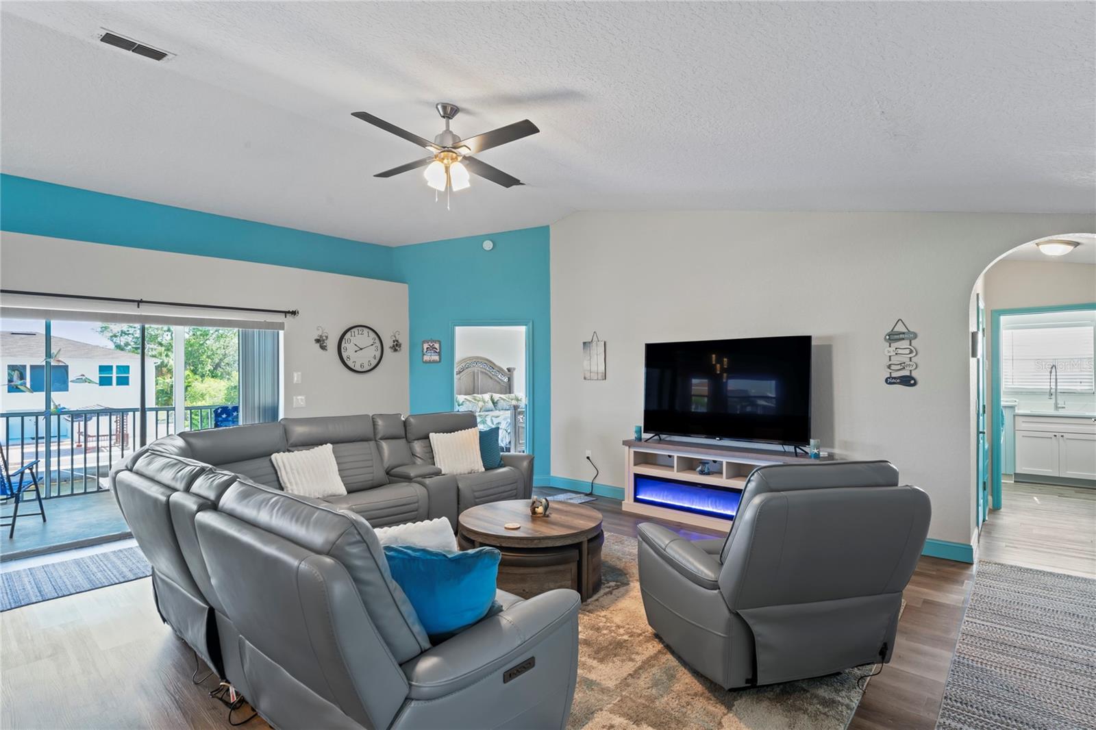 Image 3 of 29 For 7505 Hatteras Drive