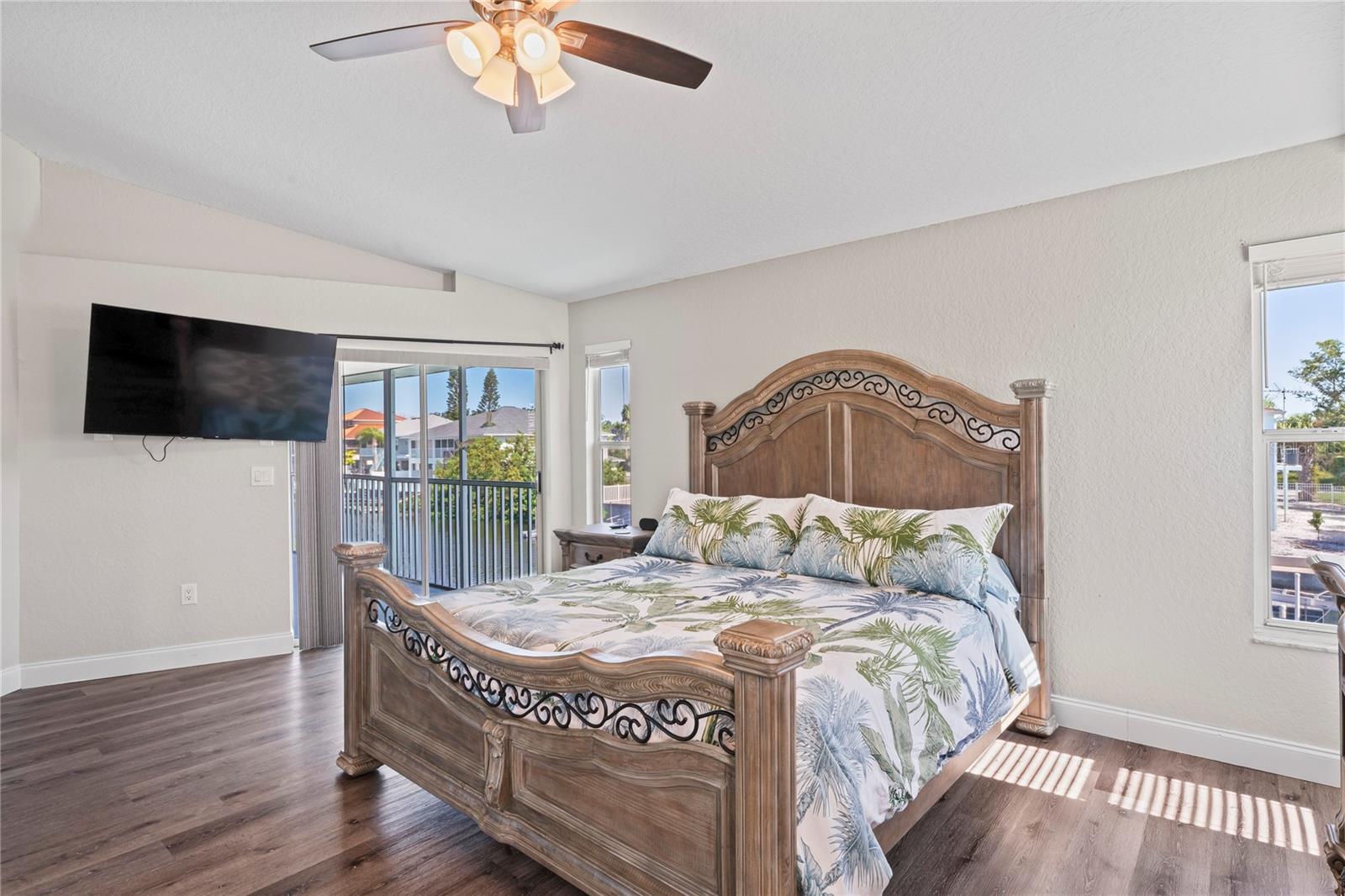 Image 8 of 29 For 7505 Hatteras Drive