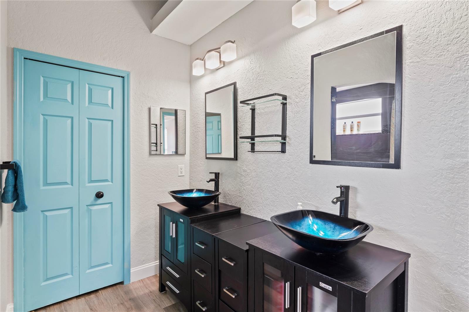 Image 9 of 29 For 7505 Hatteras Drive