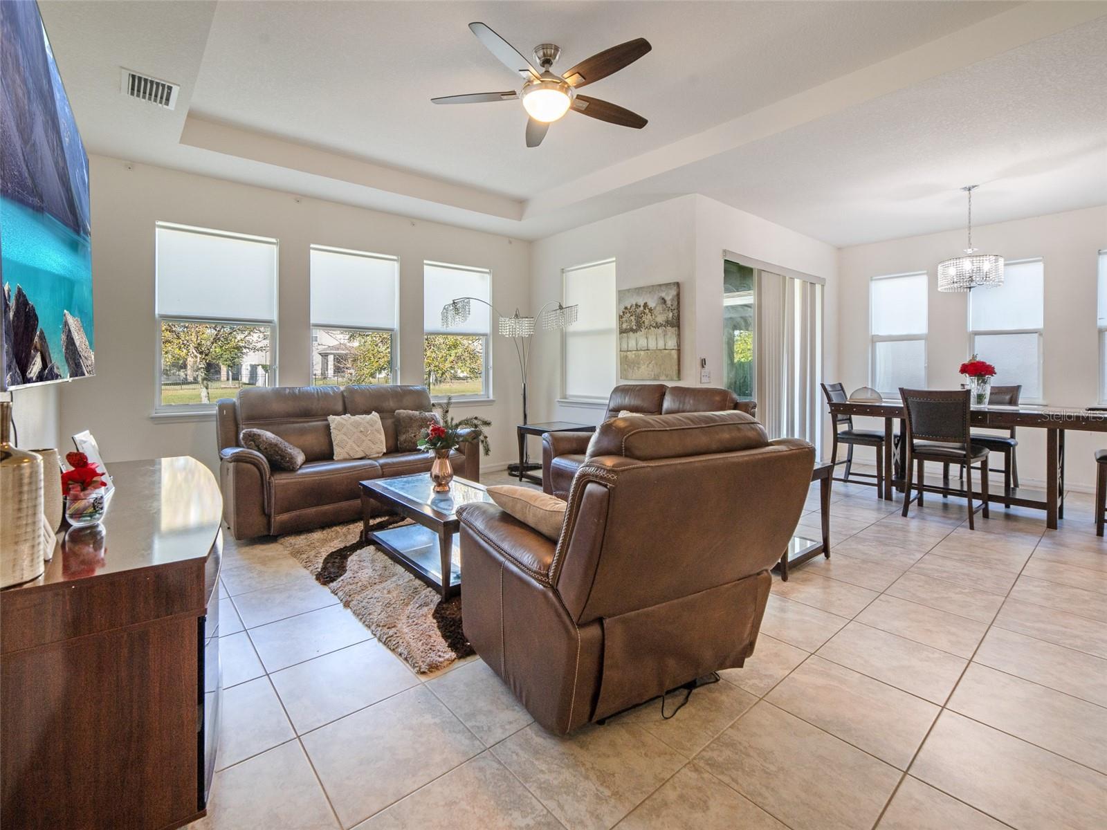 Image 11 of 32 For 11607 Warren Oaks Place