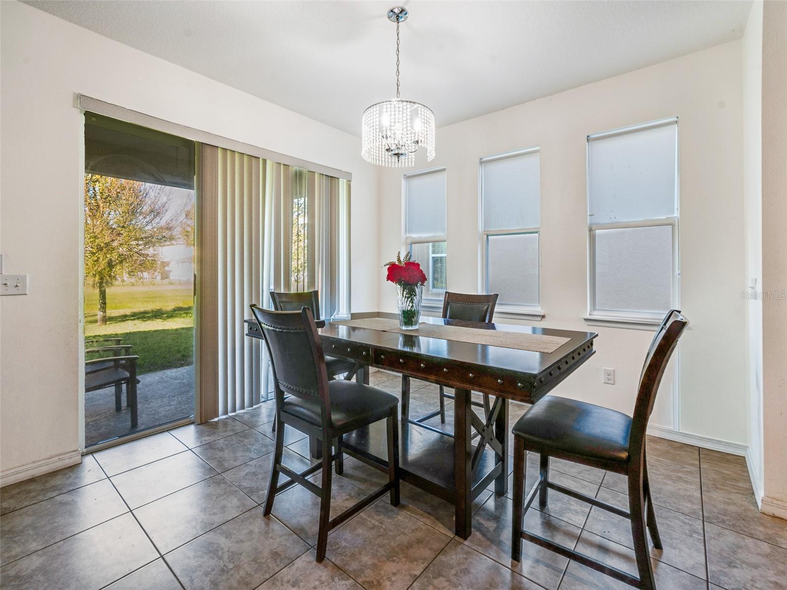 Image 9 of 32 For 11607 Warren Oaks Place