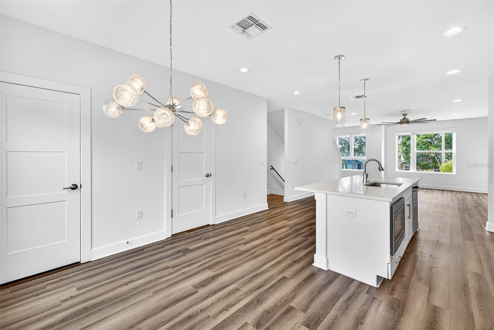 Image 19 of 67 For 2649 1st Avenue N