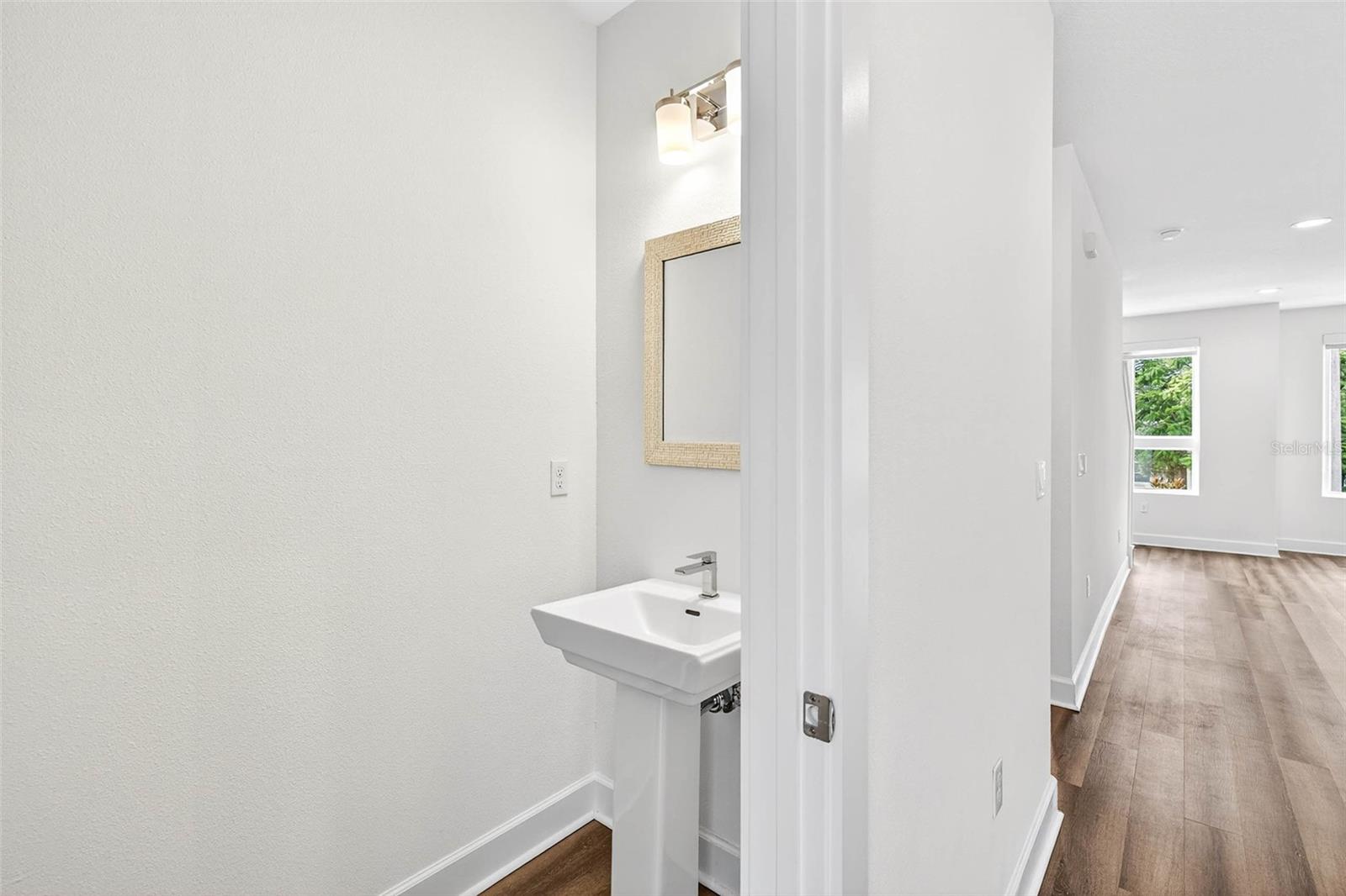 Image 24 of 67 For 2649 1st Avenue N