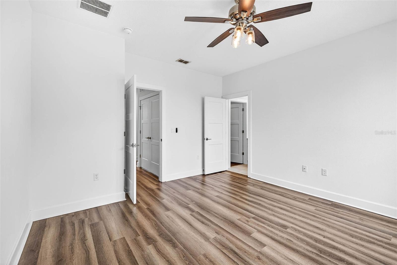 Image 33 of 67 For 2649 1st Avenue N