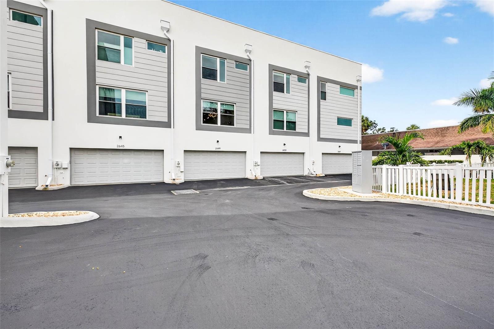 Image 42 of 67 For 2649 1st Avenue N