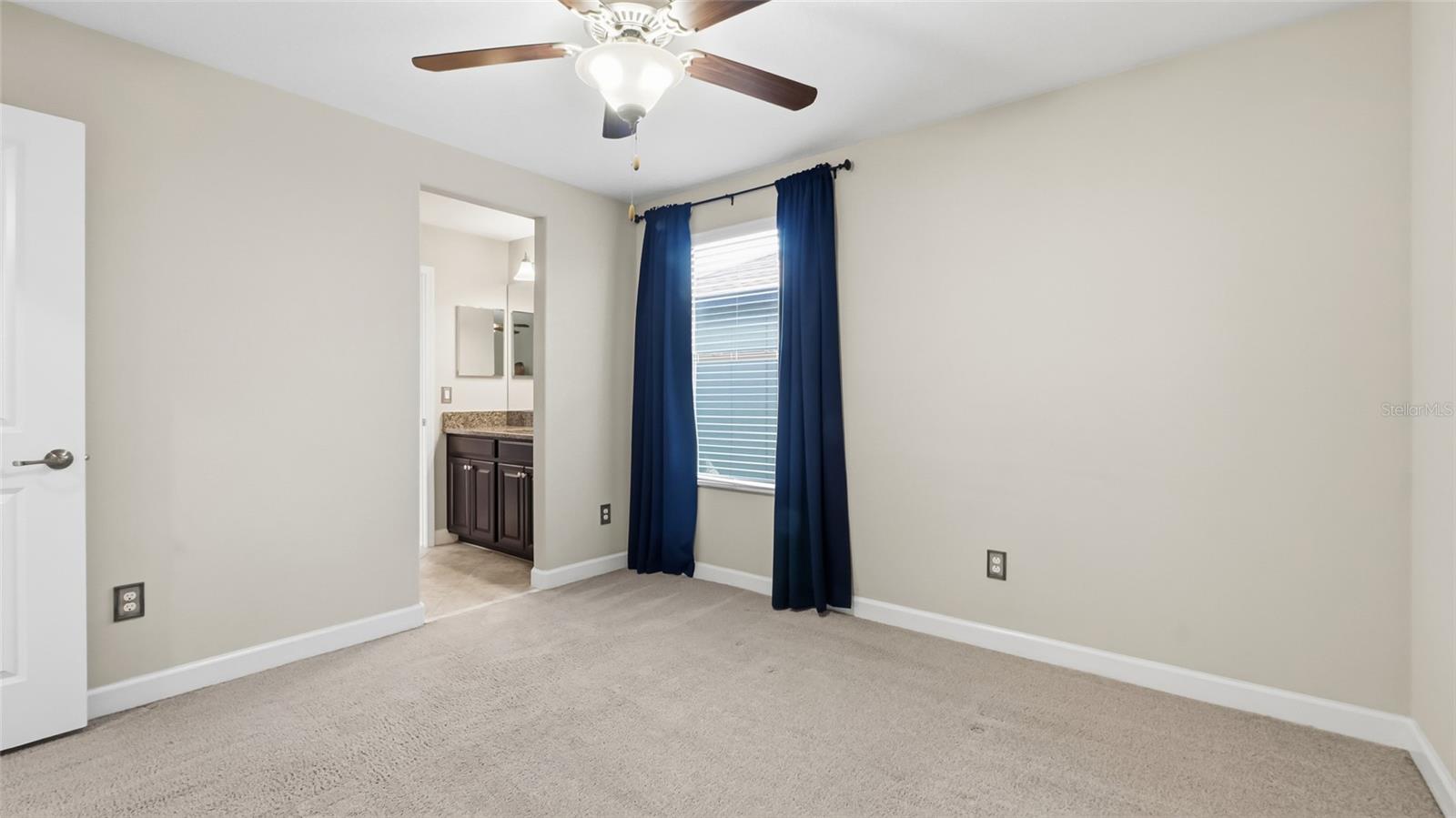 Image 29 of 49 For 28642 Tranquil Lake Circle