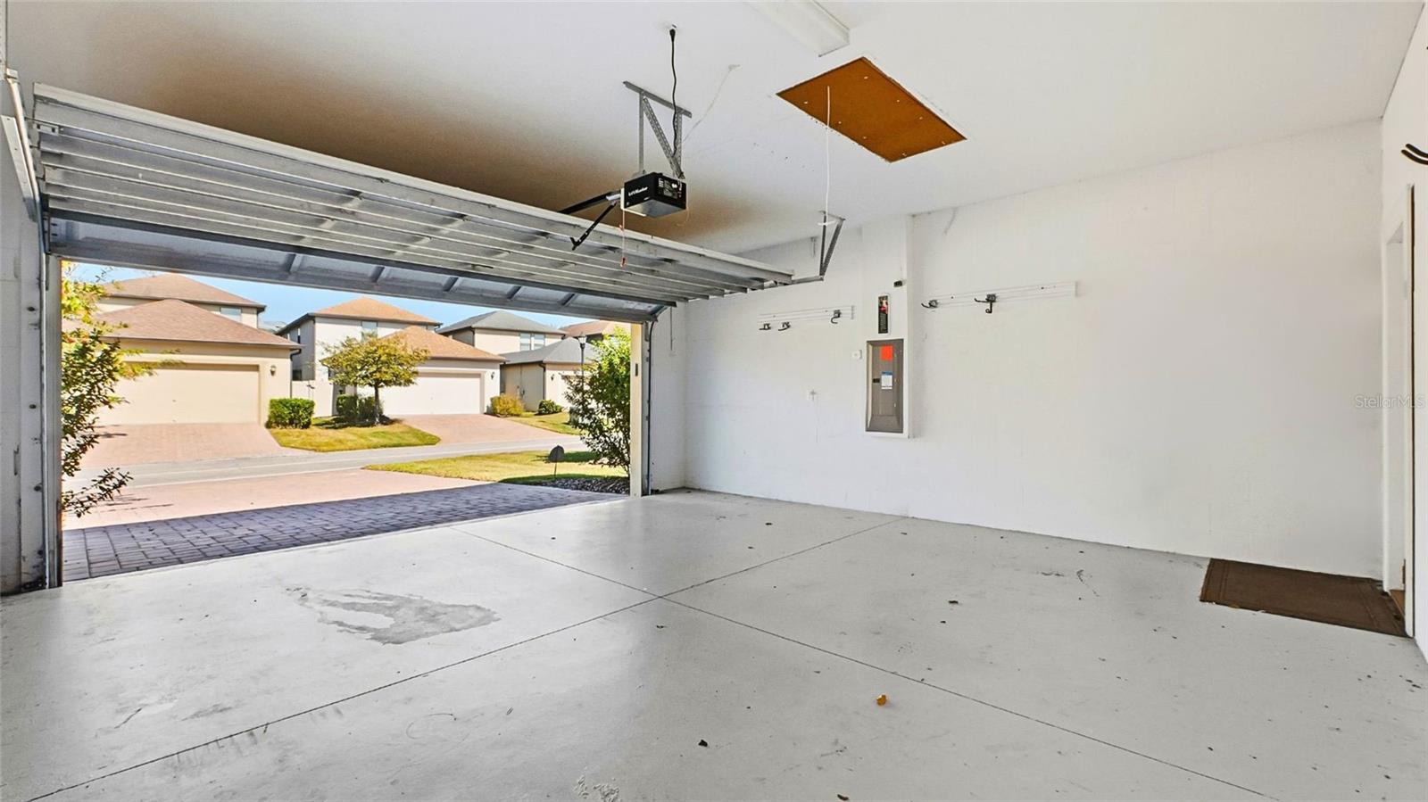 Image 38 of 49 For 28642 Tranquil Lake Circle