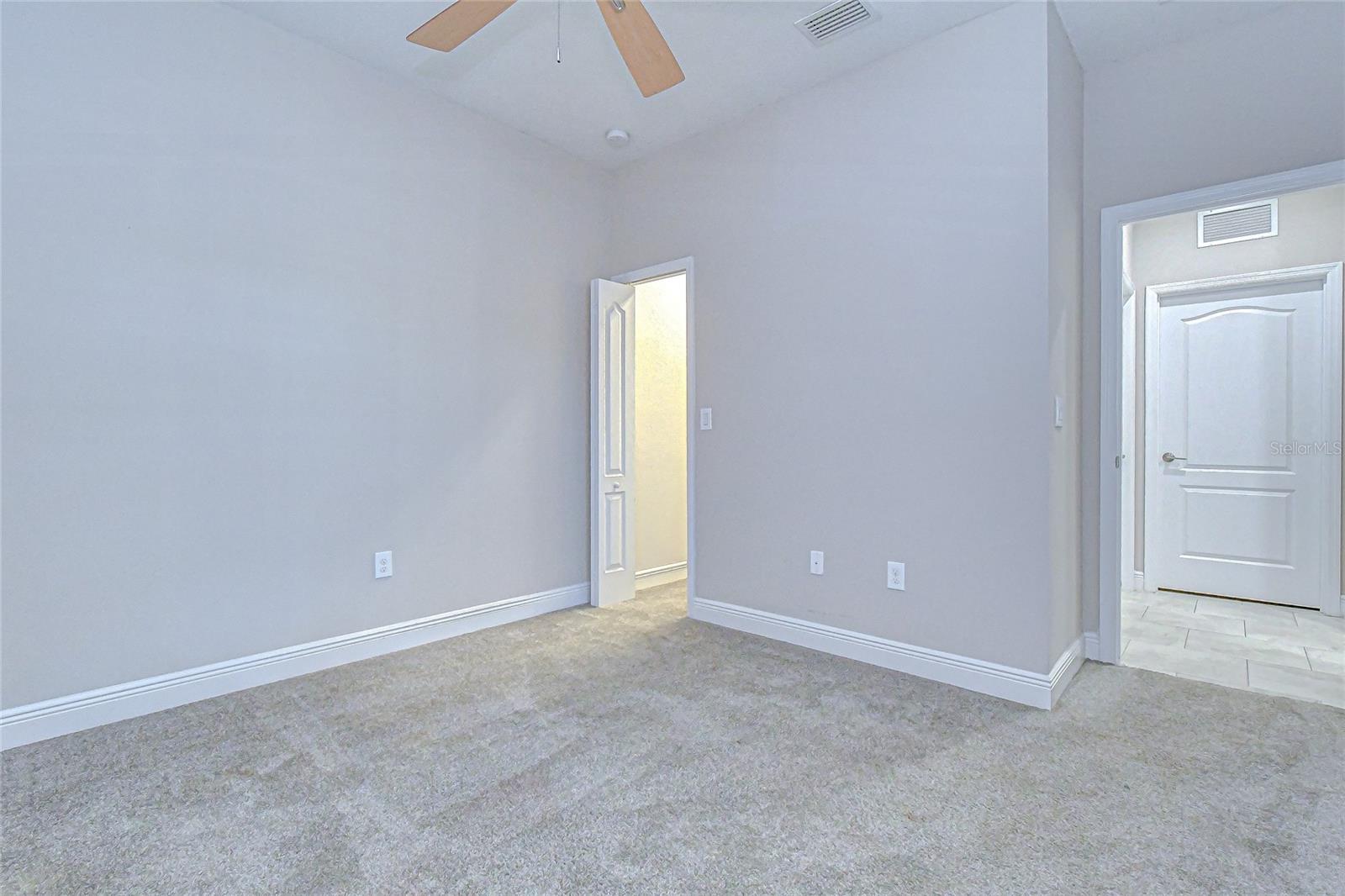 Image 20 of 30 For 13605 Circa Crossing Drive