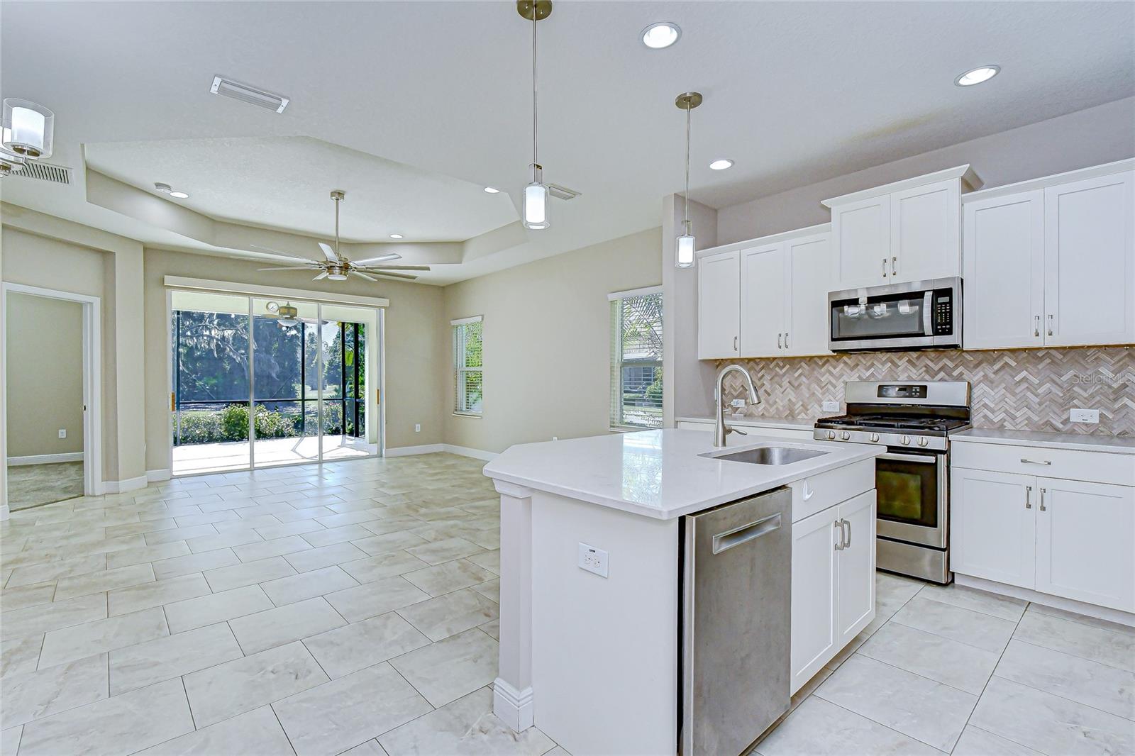 Image 9 of 30 For 13605 Circa Crossing Drive