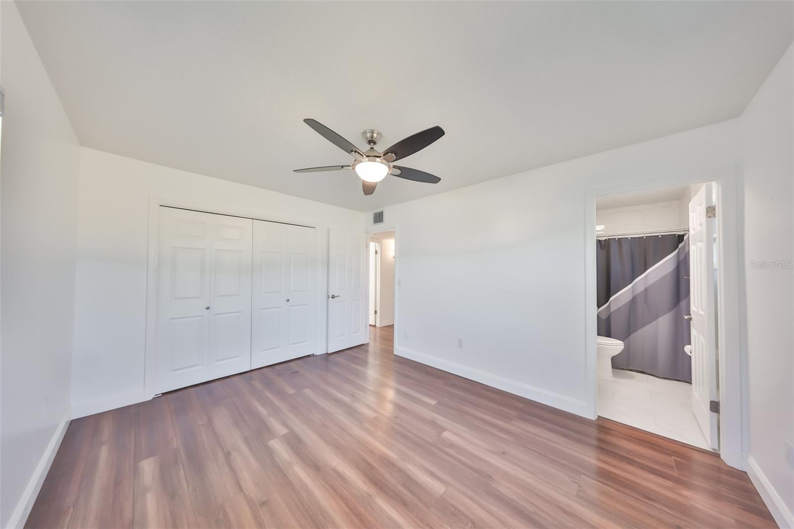 Image 20 of 39 For 611 Fox Hills Drive