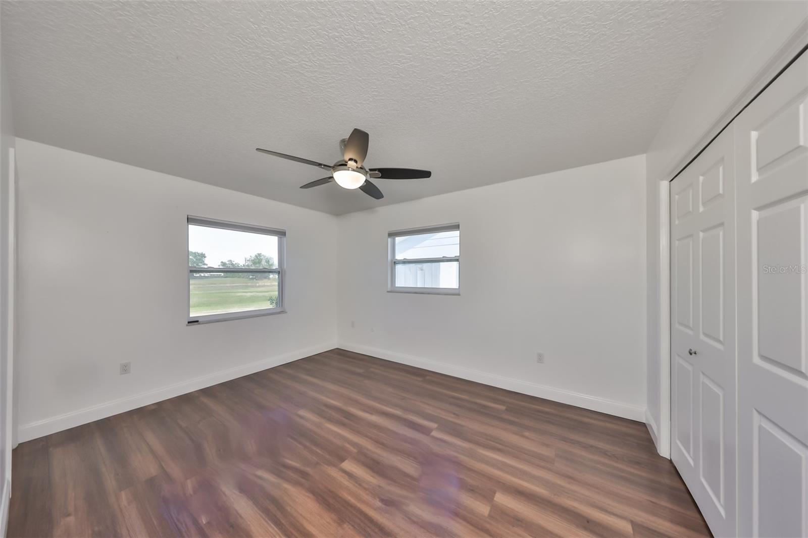 Image 22 of 39 For 611 Fox Hills Drive