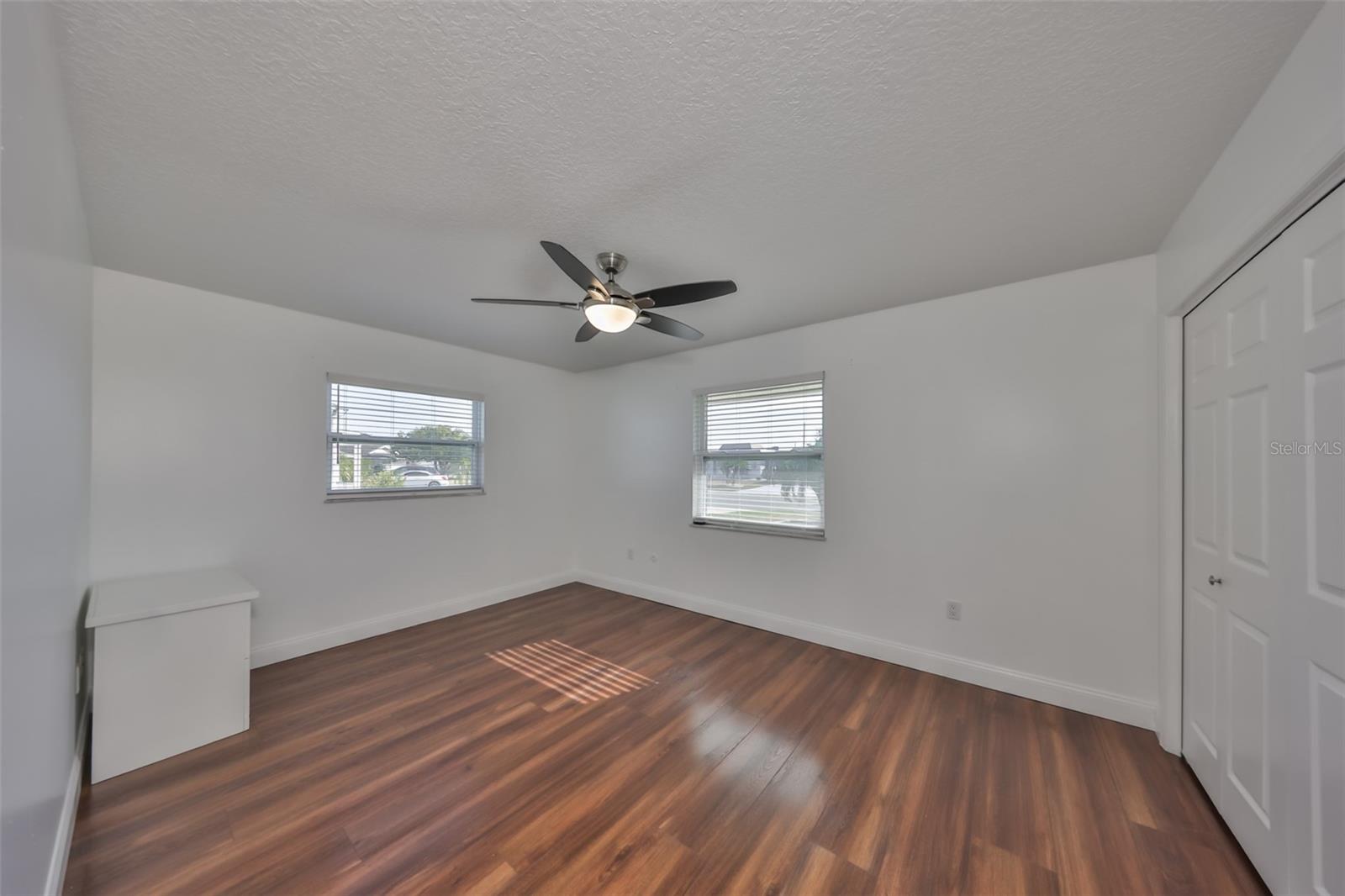 Image 24 of 39 For 611 Fox Hills Drive