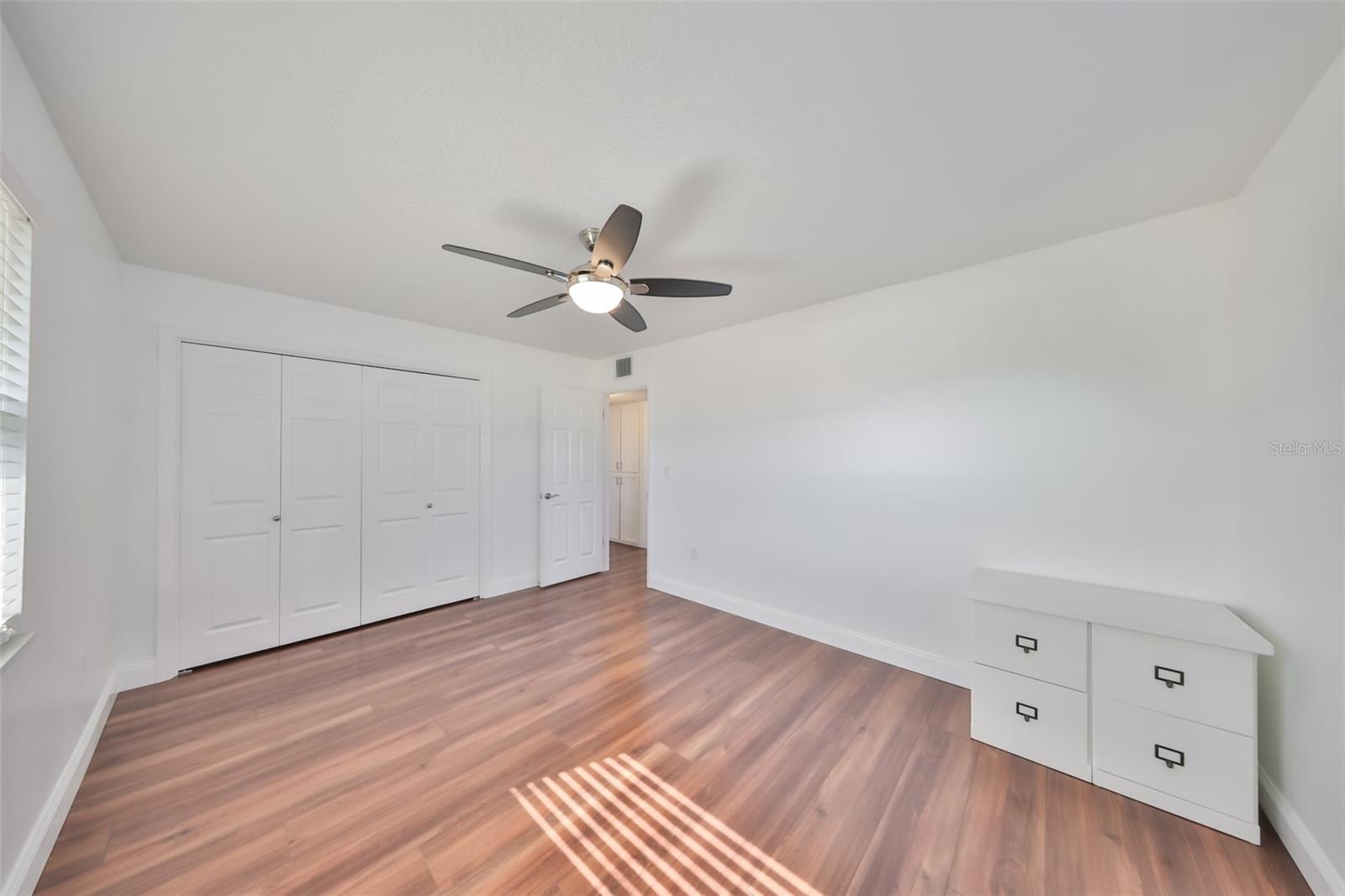 Image 26 of 39 For 611 Fox Hills Drive