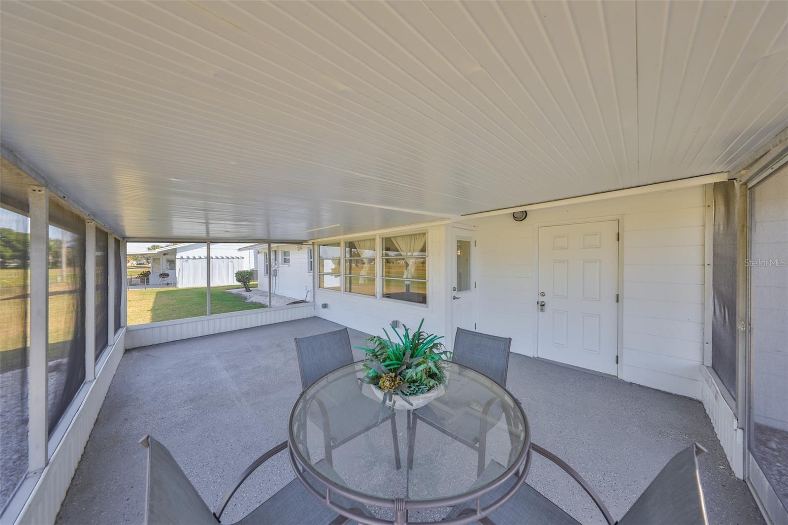 Image 31 of 39 For 611 Fox Hills Drive