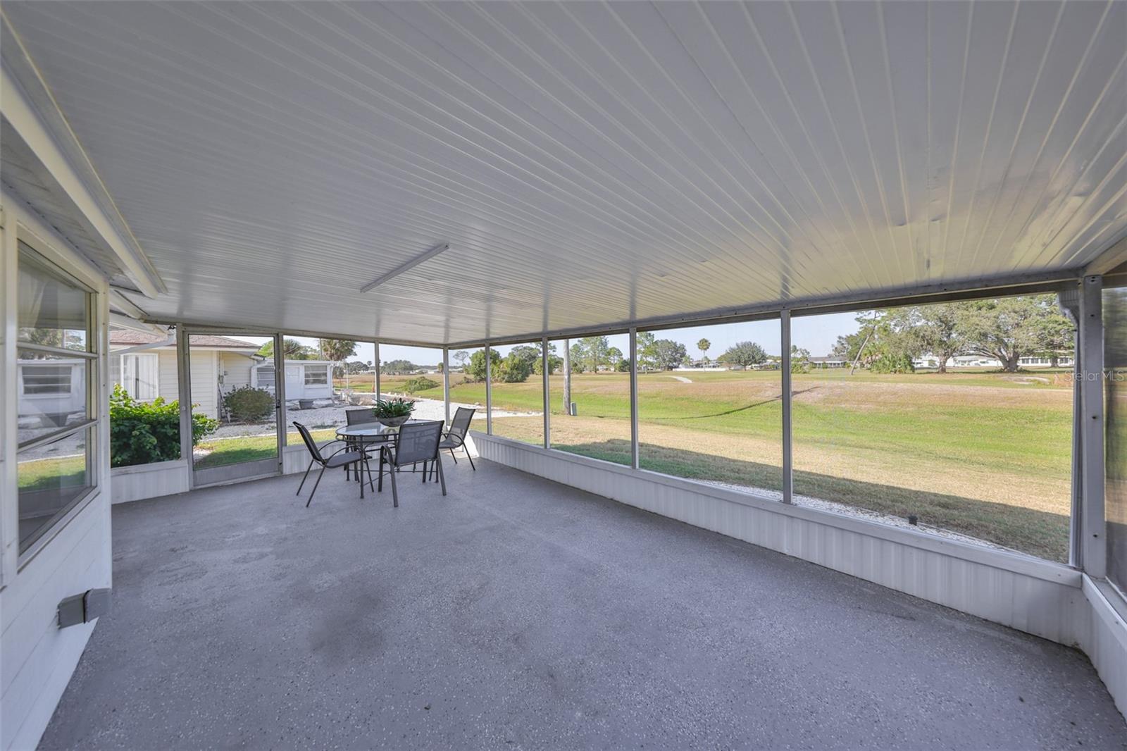 Image 33 of 39 For 611 Fox Hills Drive