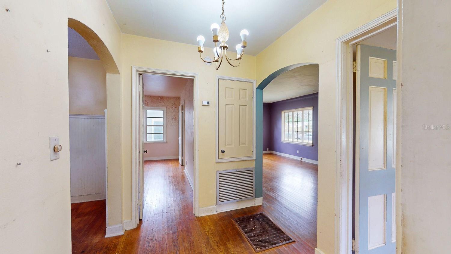 Image 13 of 79 For 834 53rd Avenue N