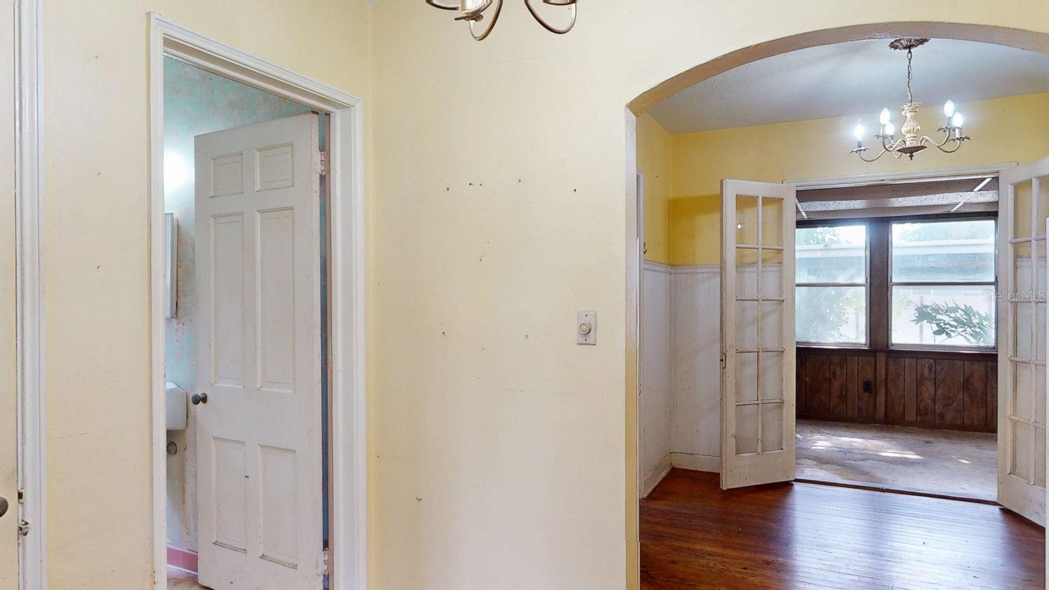 Image 14 of 79 For 834 53rd Avenue N