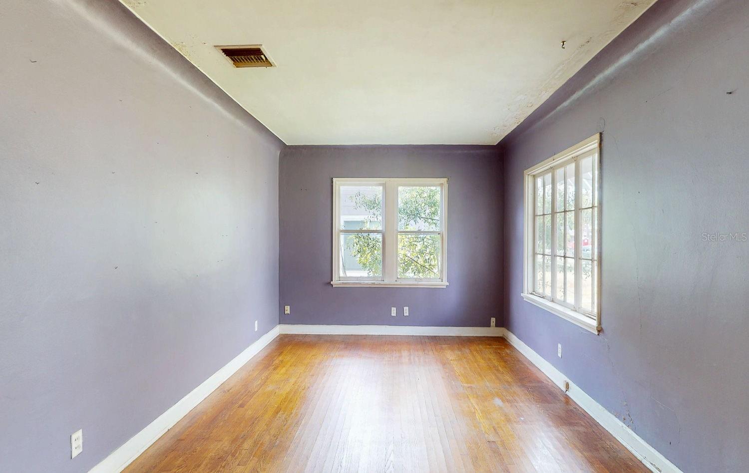 Image 23 of 79 For 834 53rd Avenue N