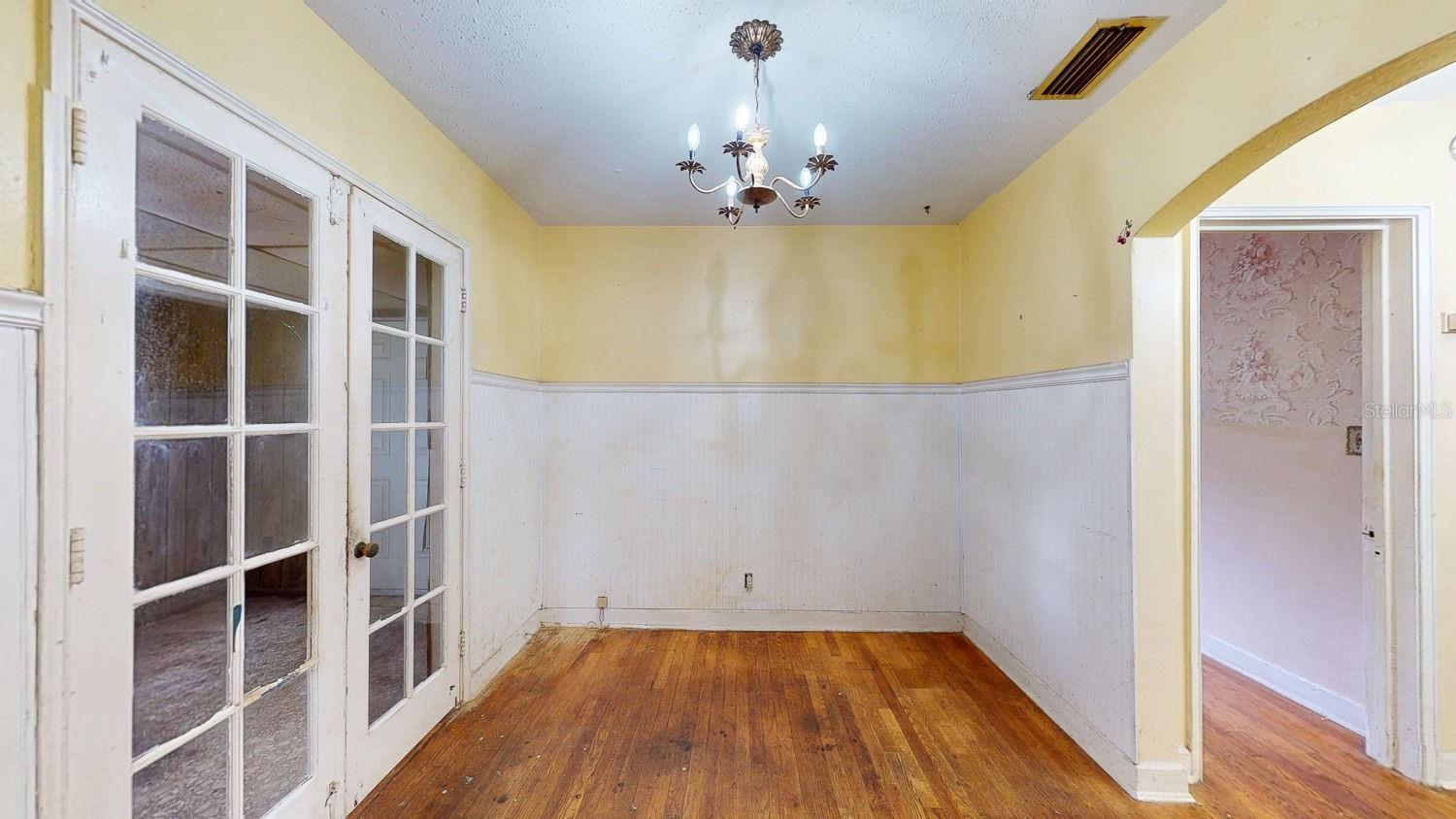 Image 42 of 79 For 834 53rd Avenue N