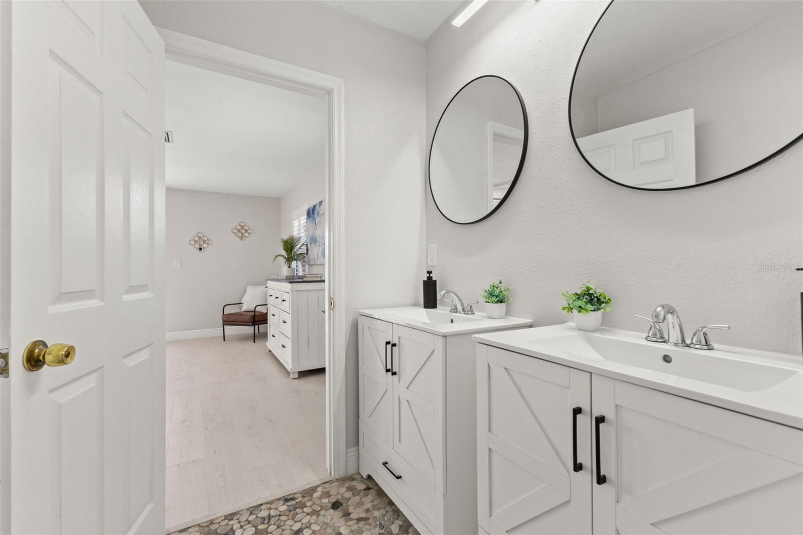 Image 28 of 56 For 785 23rd Avenue N