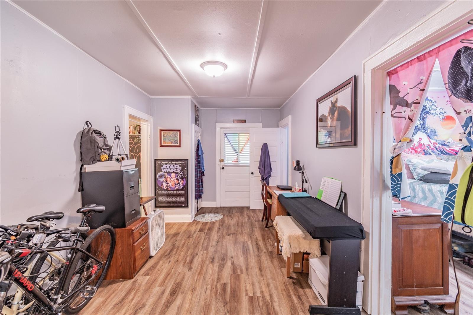 Image 15 of 16 For 903 Vistabula Street