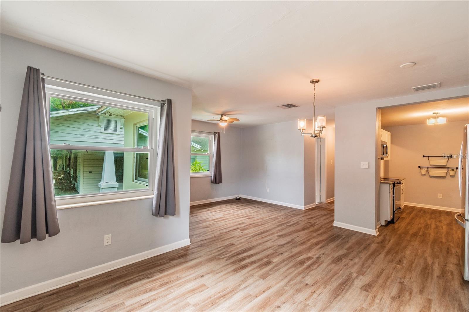 Image 4 of 16 For 903 Vistabula Street