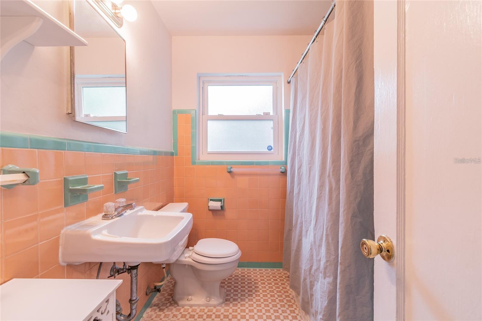 Image 6 of 16 For 903 Vistabula Street