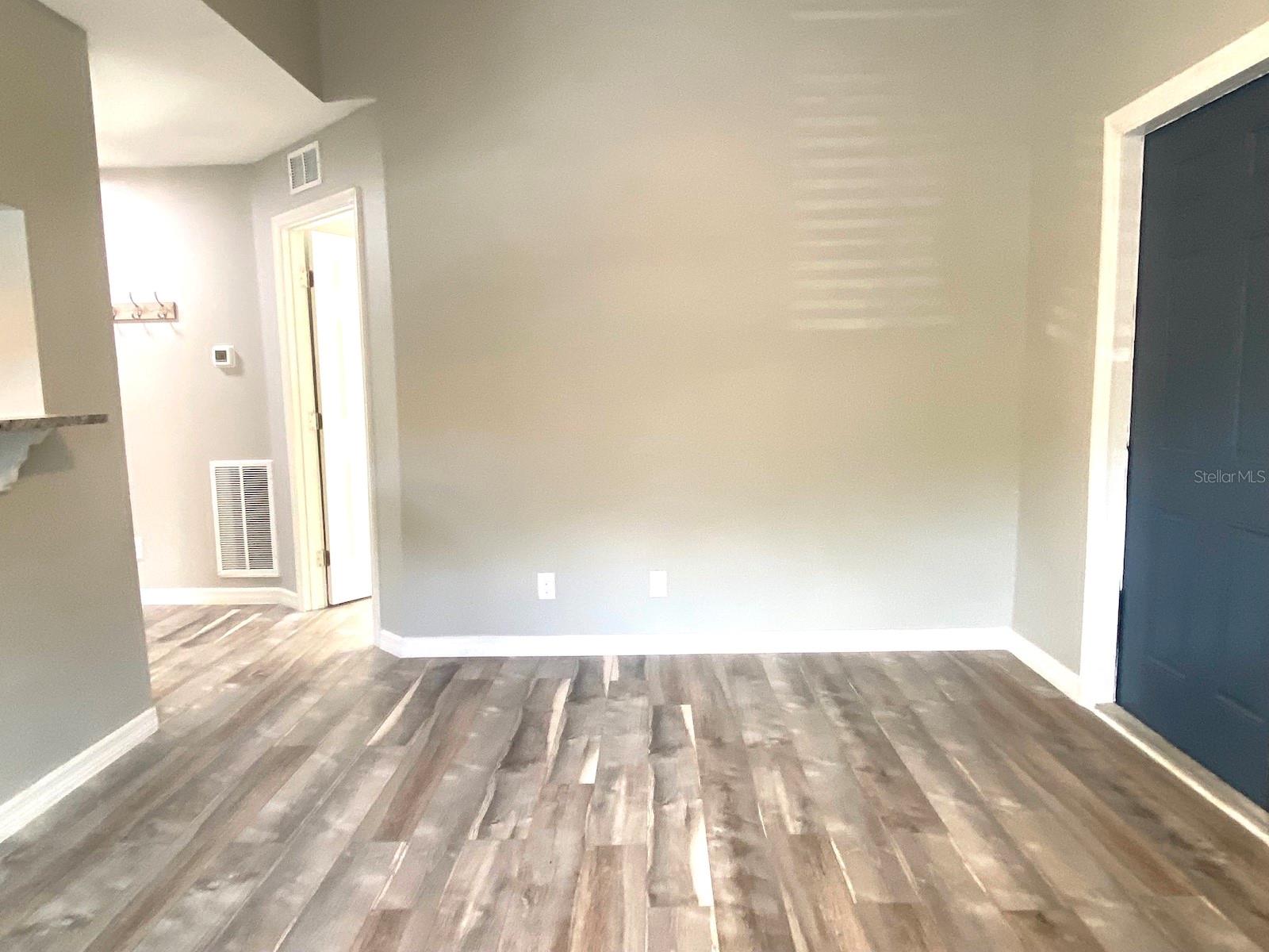 Image 15 of 19 For 8642 Mallard Reserve Drive 201