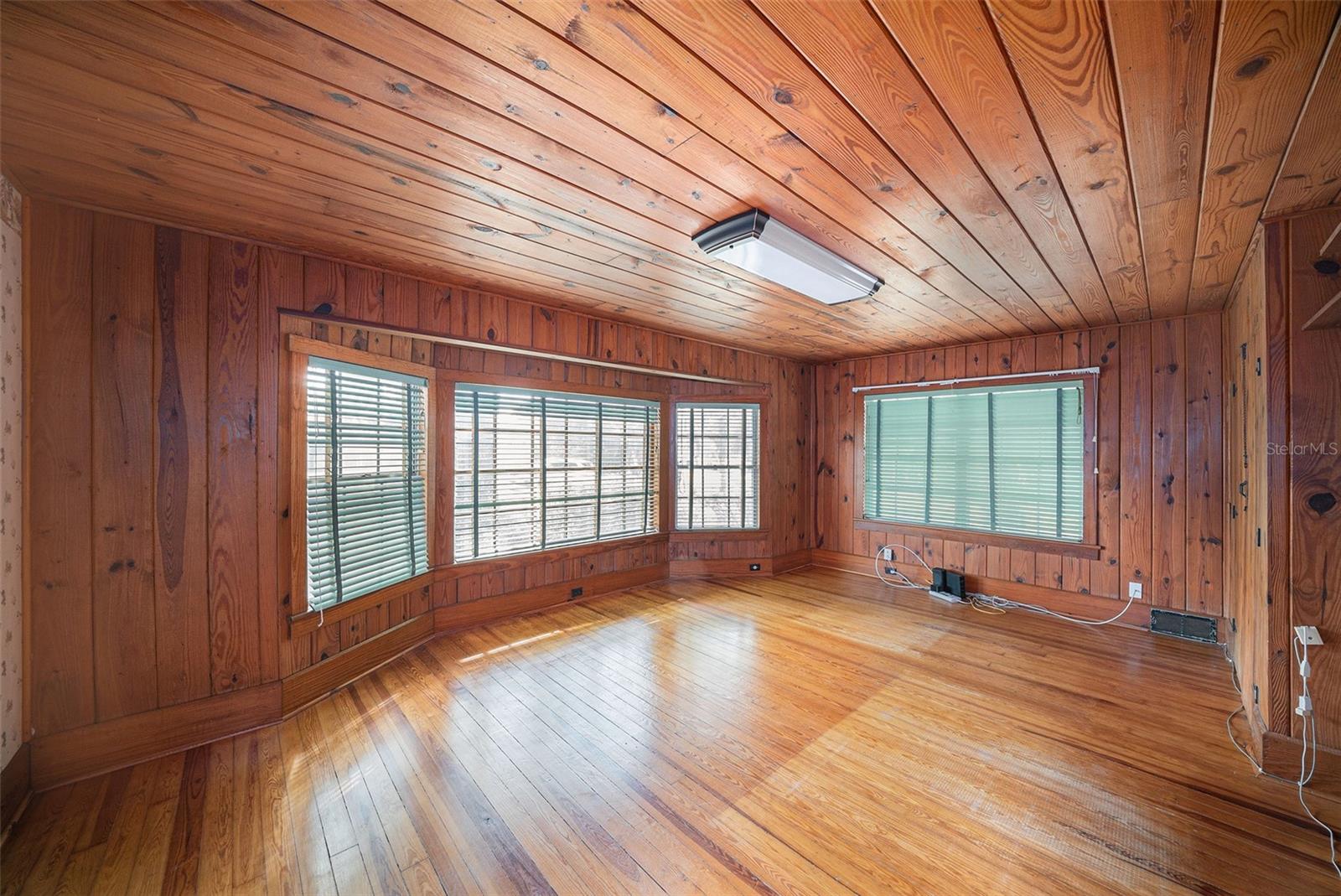 Image 17 of 35 For 37215 Church Avenue