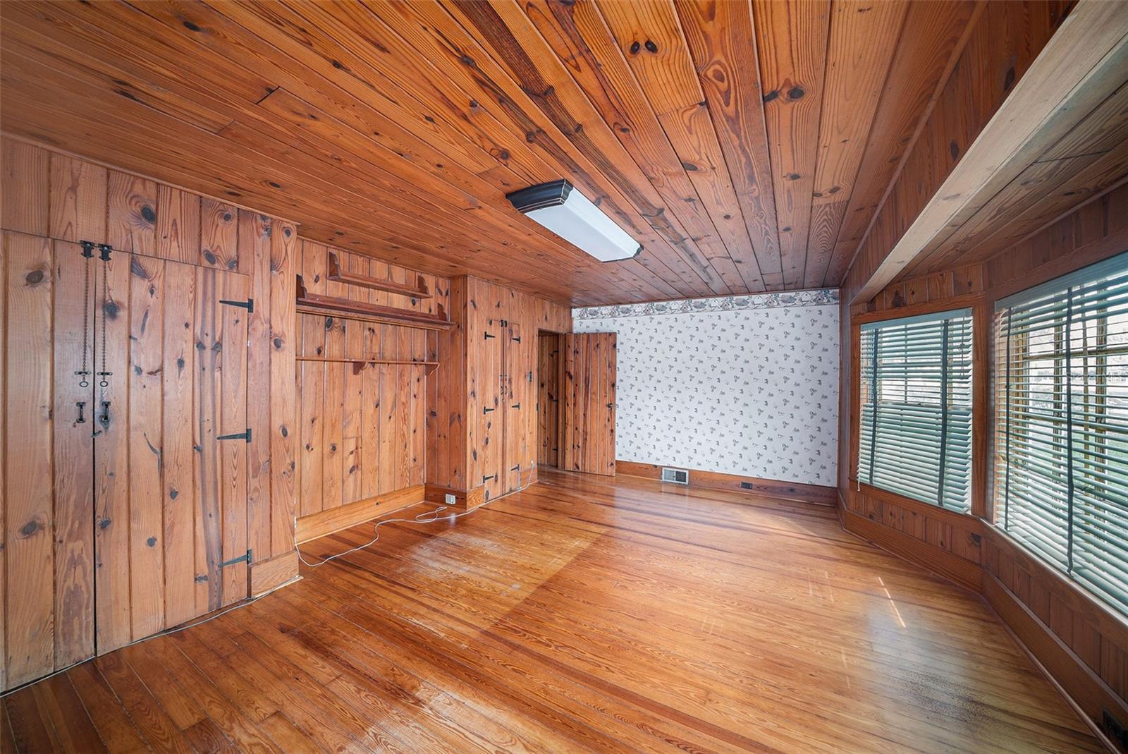 Image 18 of 35 For 37215 Church Avenue