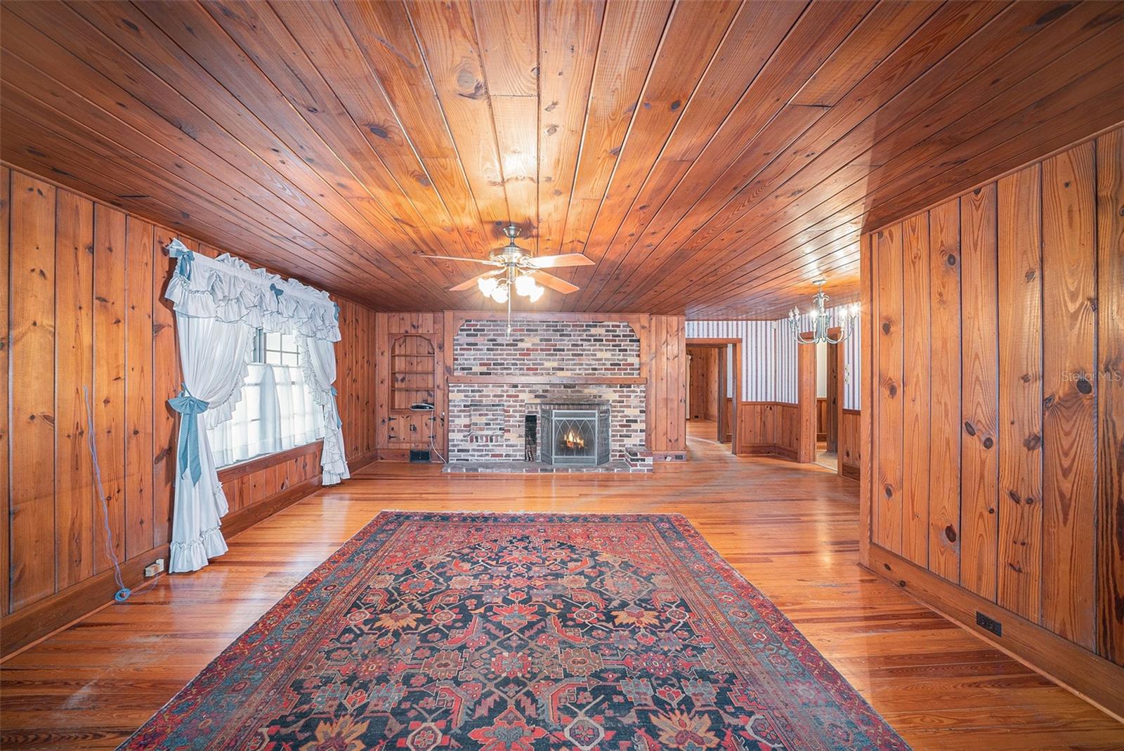 Image 4 of 35 For 37215 Church Avenue