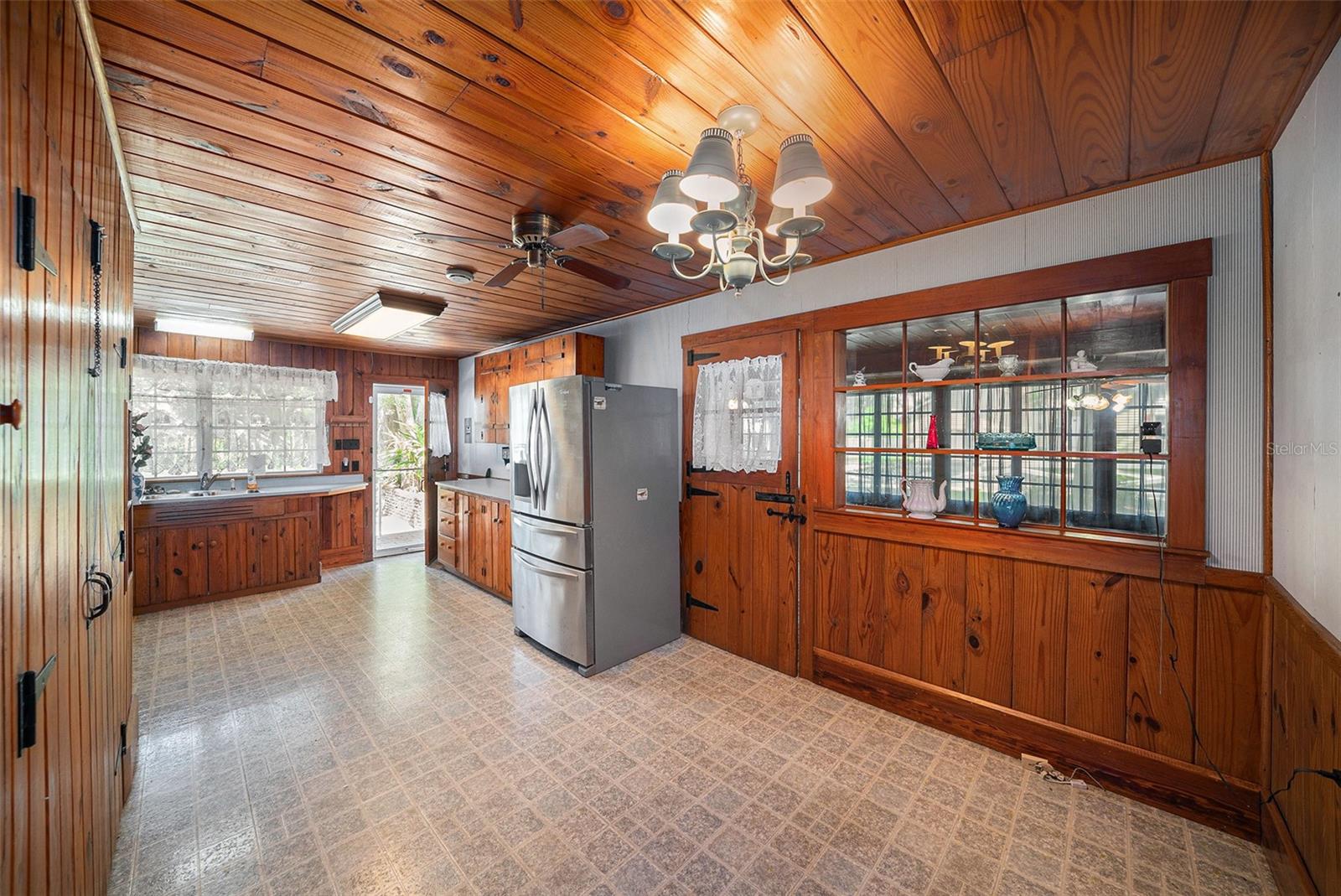 Image 8 of 35 For 37215 Church Avenue