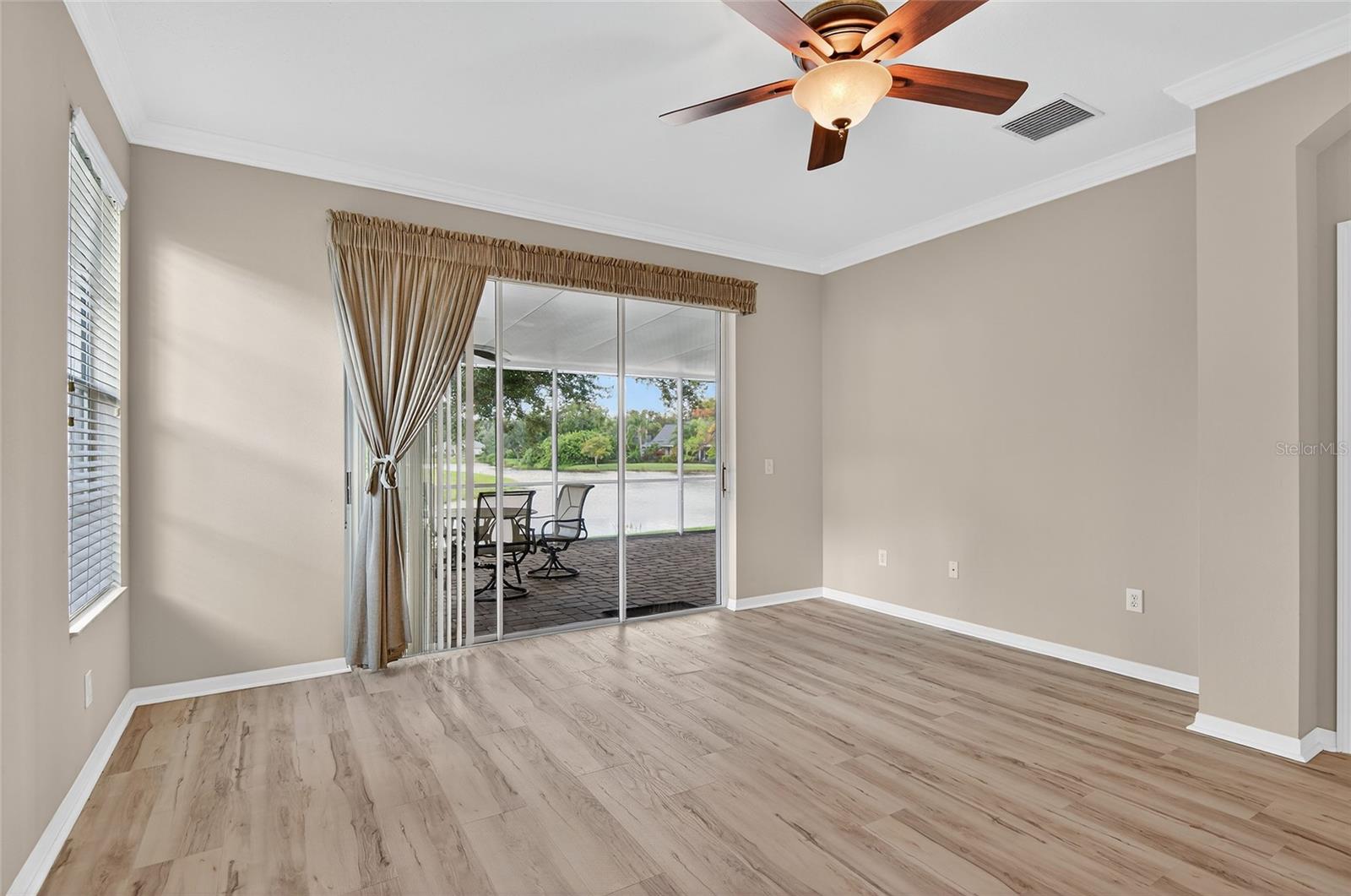 Image 7 of 47 For 5717 Heronpark Place