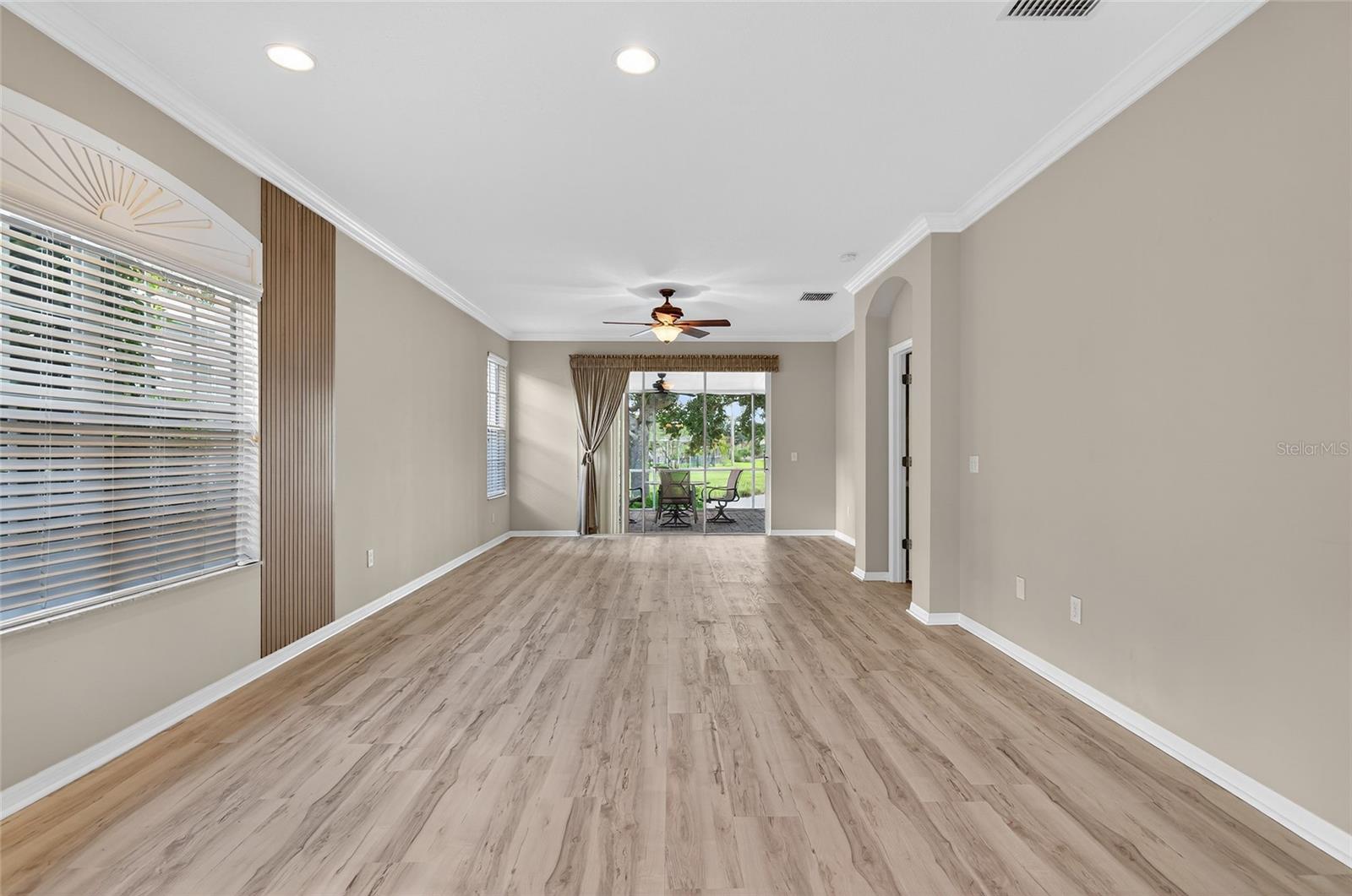 Image 8 of 47 For 5717 Heronpark Place