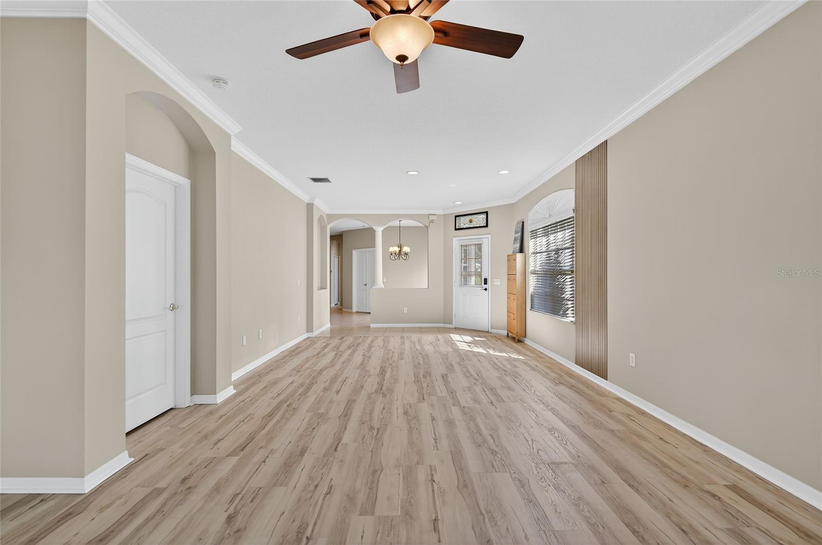 Image 9 of 47 For 5717 Heronpark Place