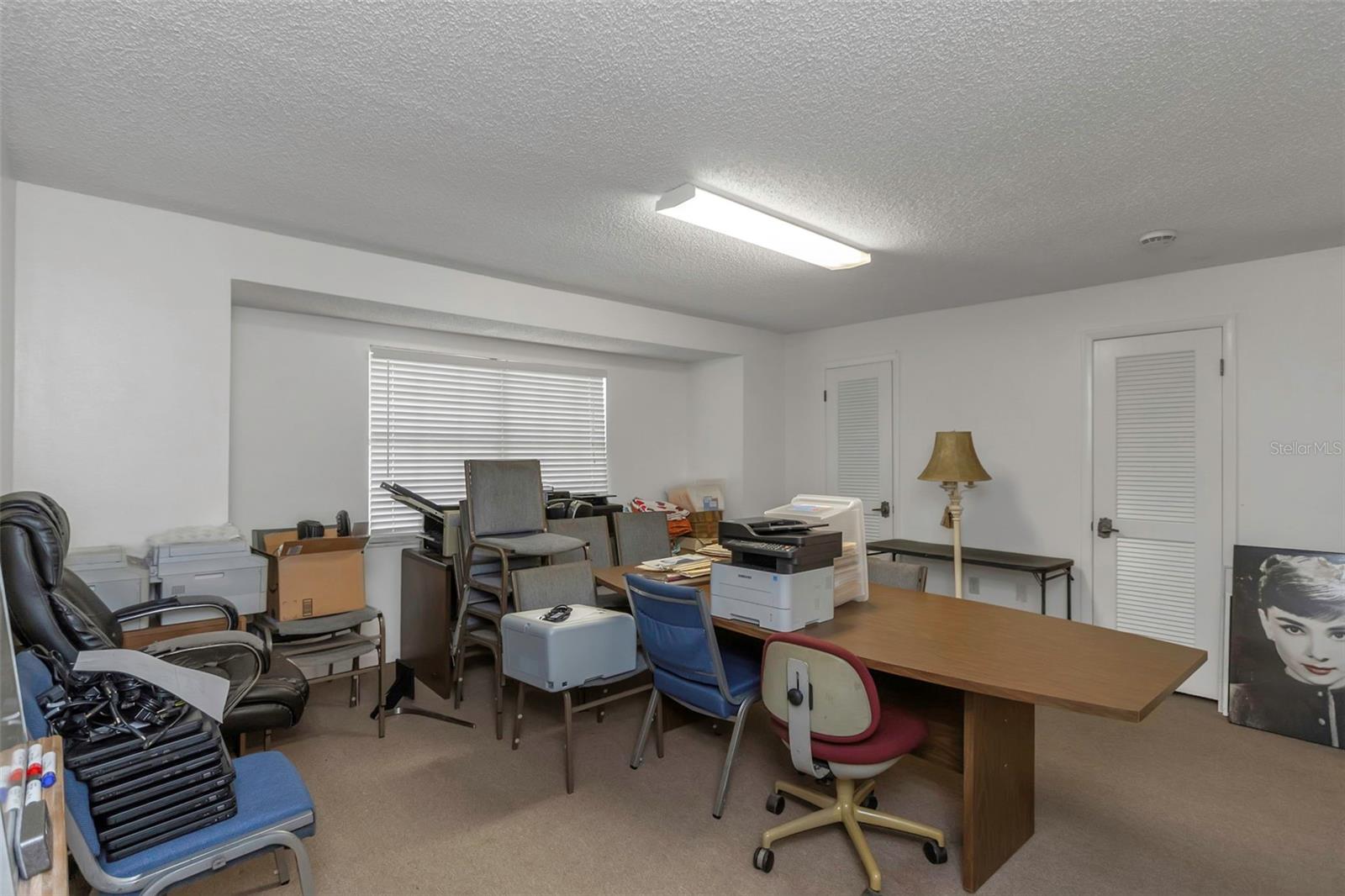 Image 23 of 66 For 17515 Lakeshore Road