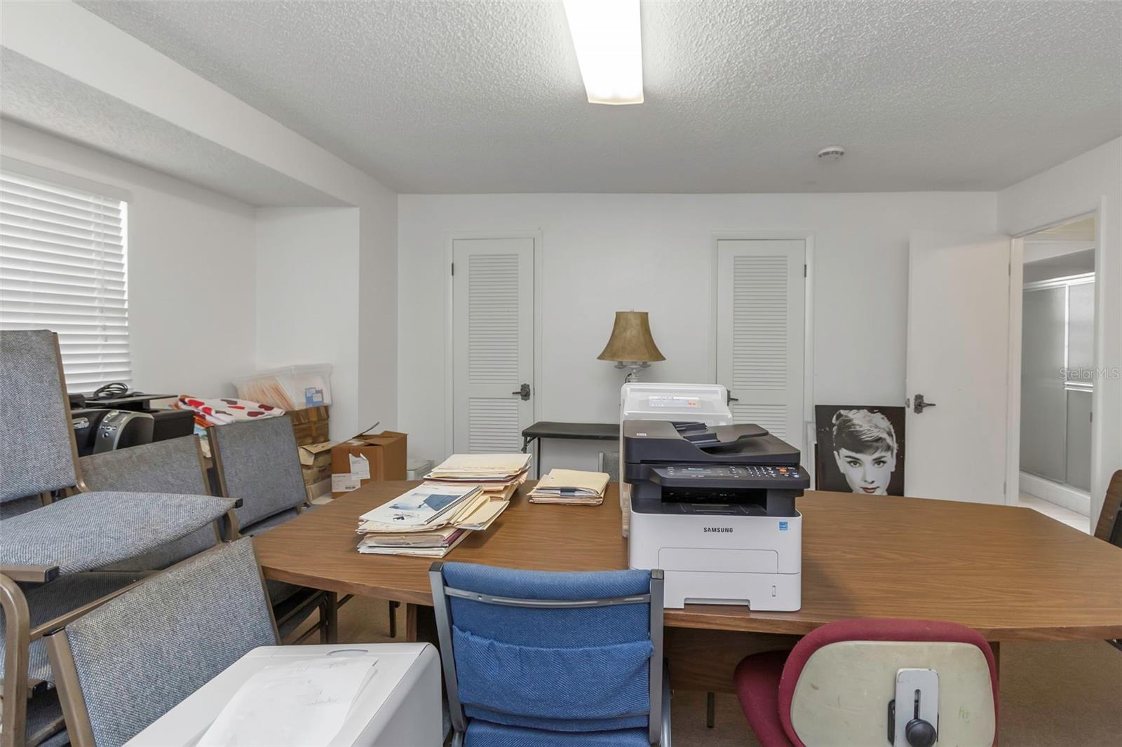 Image 24 of 66 For 17515 Lakeshore Road