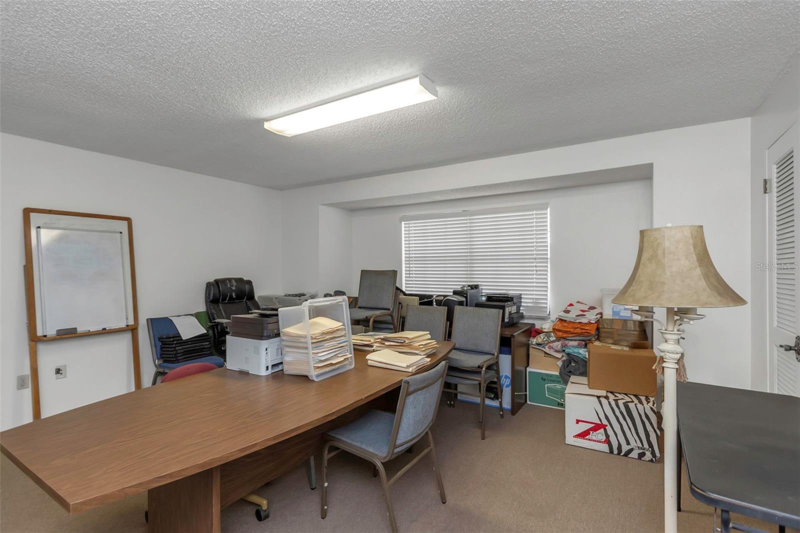 Image 25 of 66 For 17515 Lakeshore Road