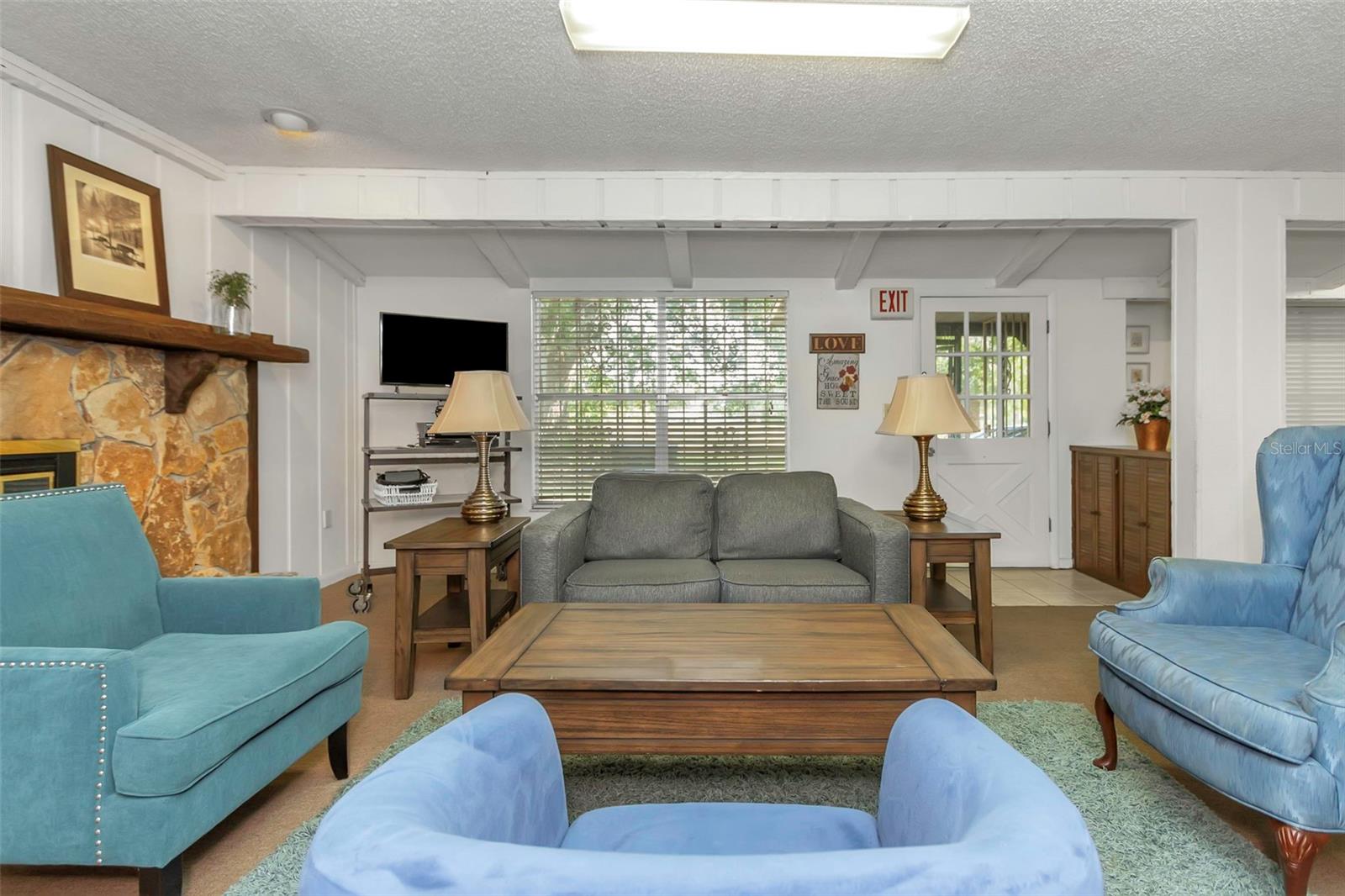 Image 34 of 66 For 17515 Lakeshore Road