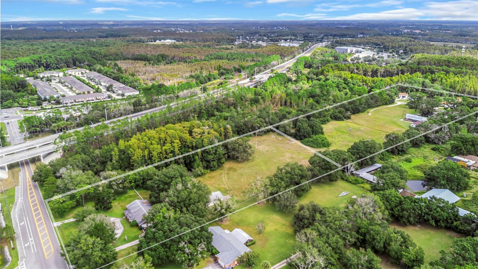 Image 60 of 66 For 17515 Lakeshore Road