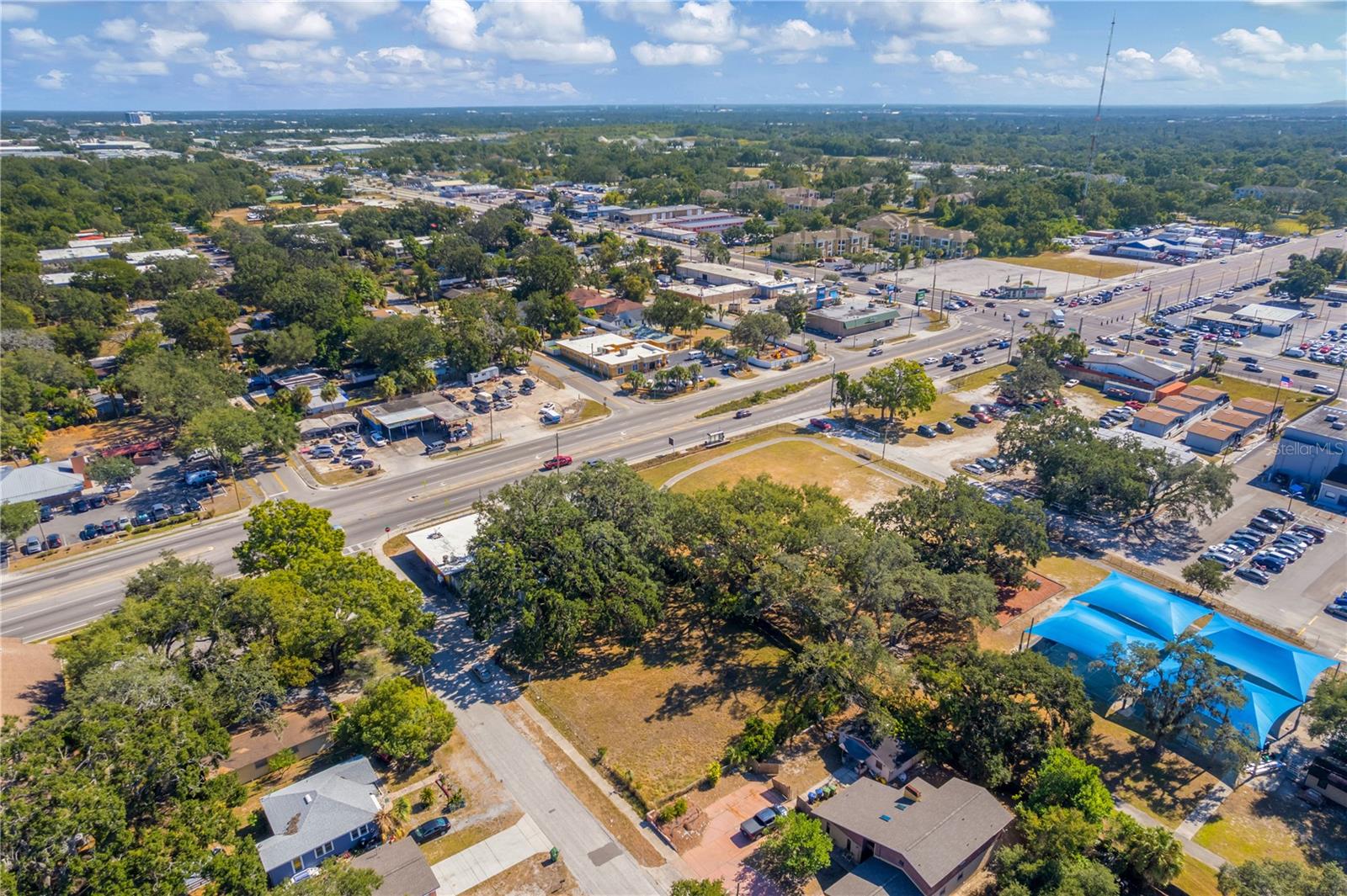 Image 8 of 8 For  Deleuil Ave  