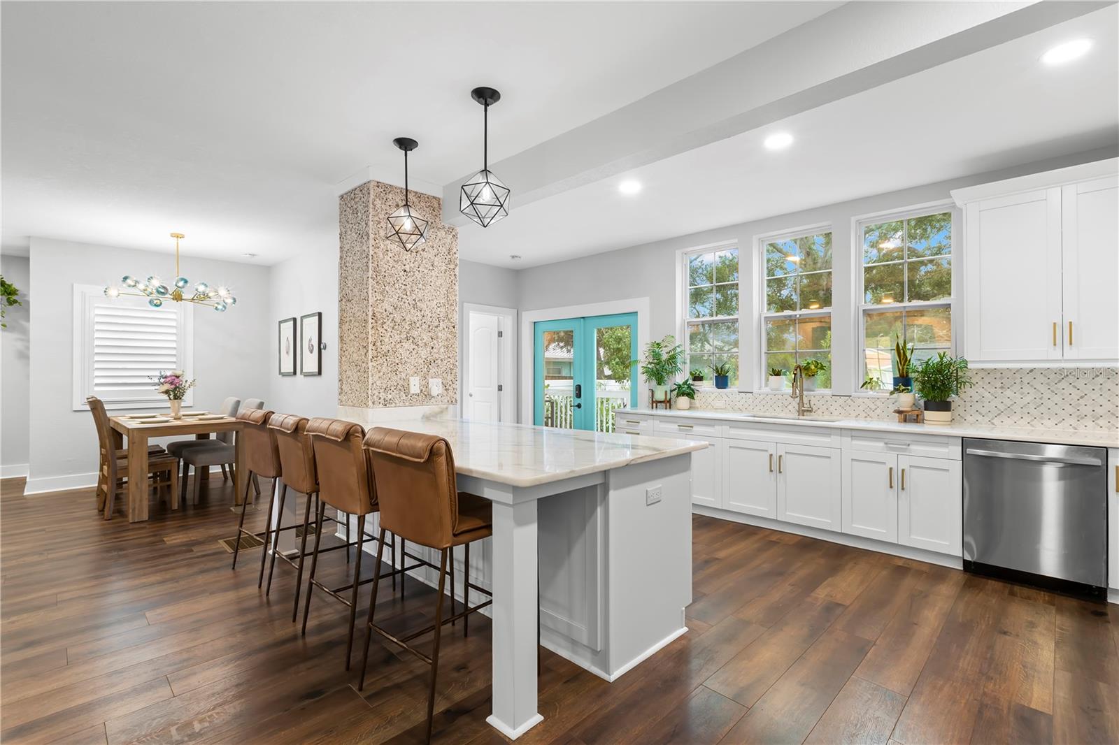 Image 21 of 77 For 623 1st Avenue N