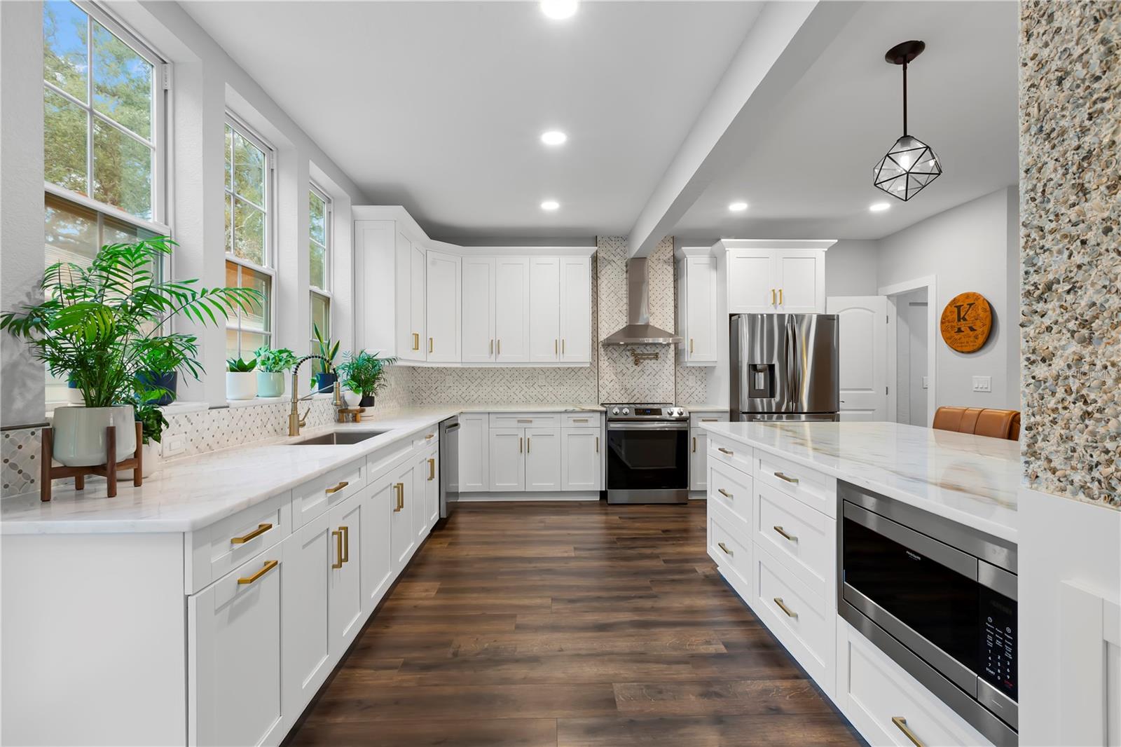 Image 22 of 77 For 623 1st Avenue N