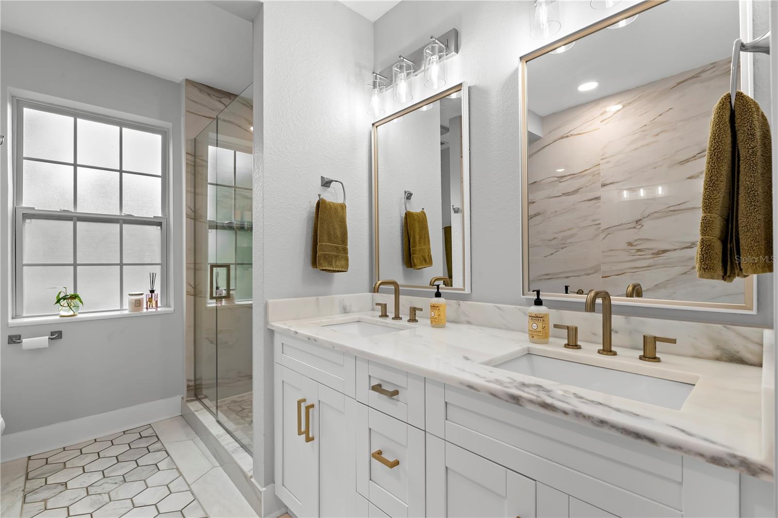 Image 35 of 77 For 623 1st Avenue N