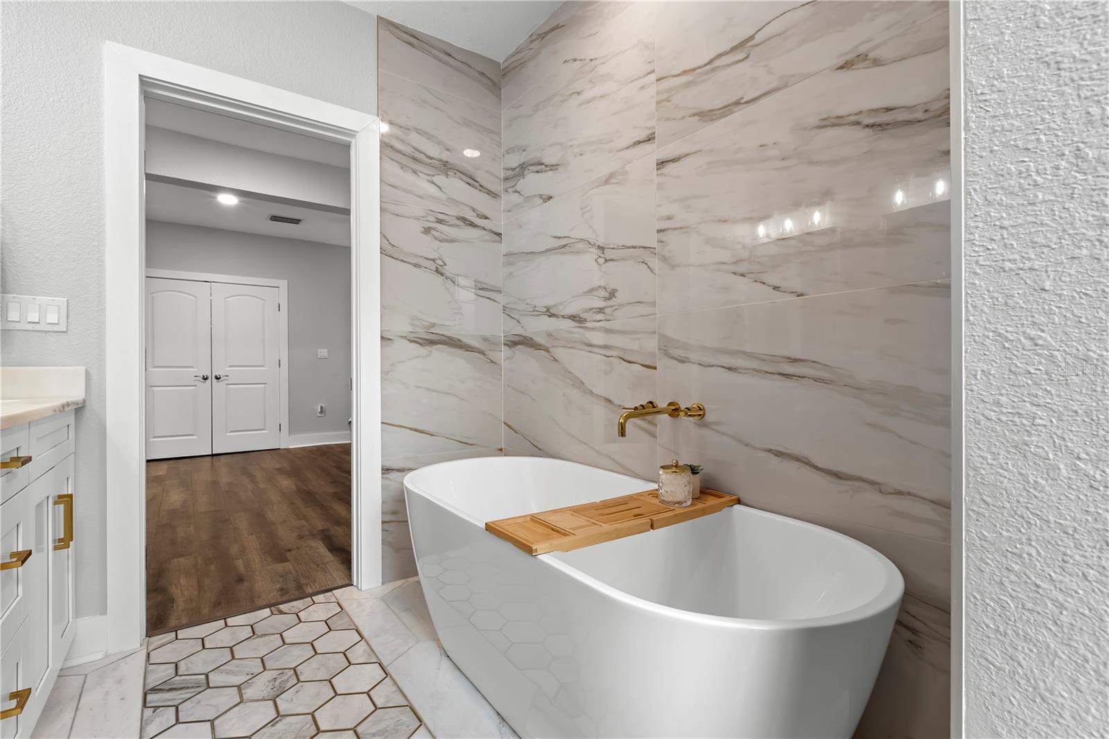 Image 36 of 77 For 623 1st Avenue N