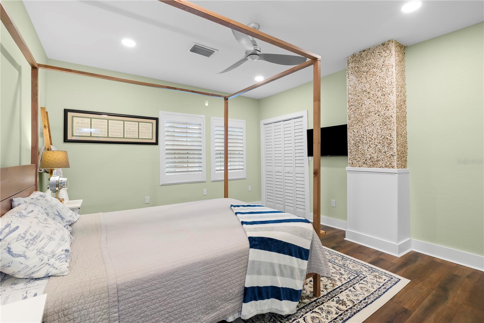 Image 40 of 77 For 623 1st Avenue N