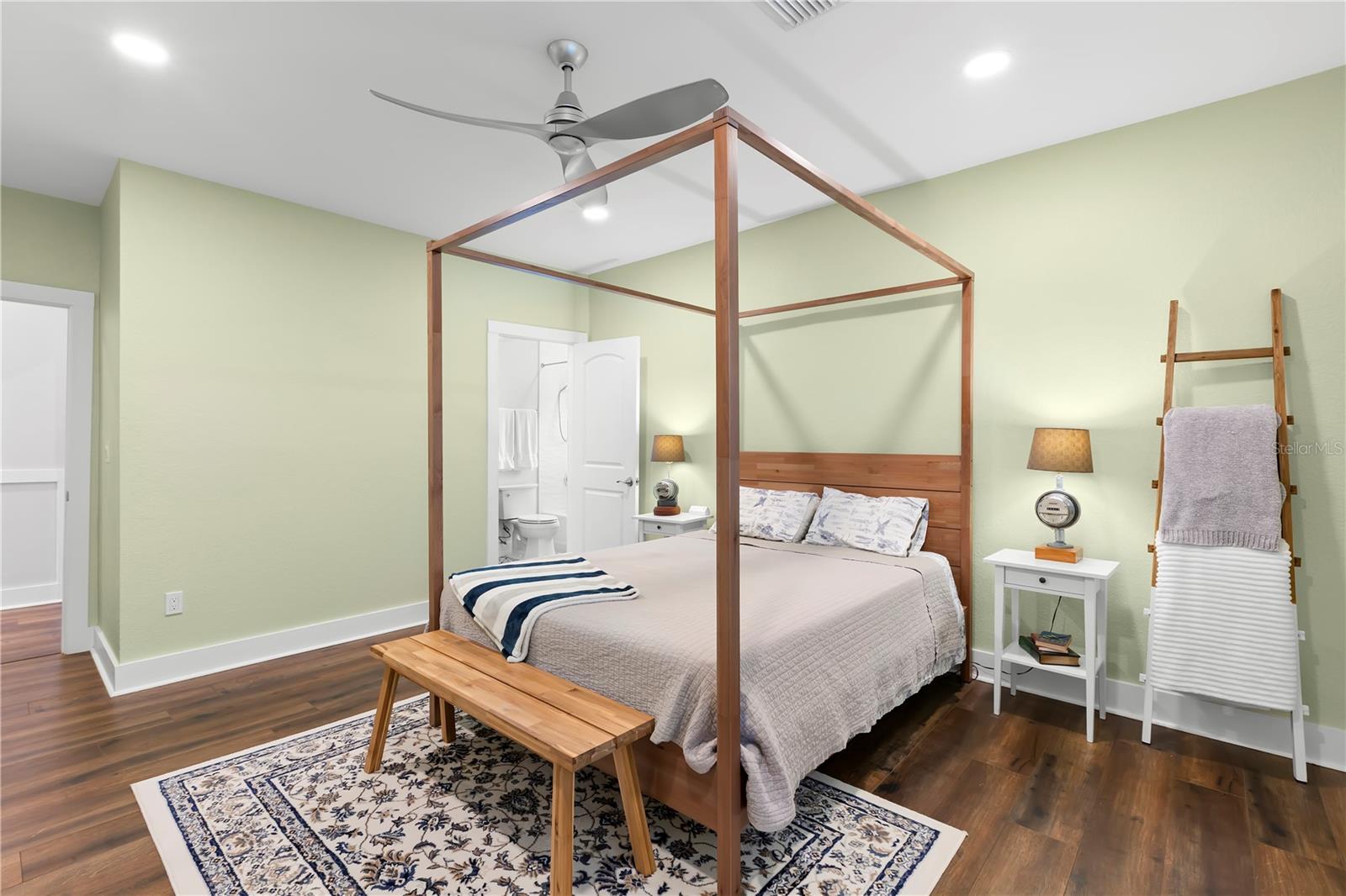 Image 41 of 77 For 623 1st Avenue N