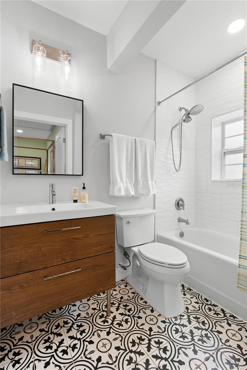 Image 43 of 77 For 623 1st Avenue N